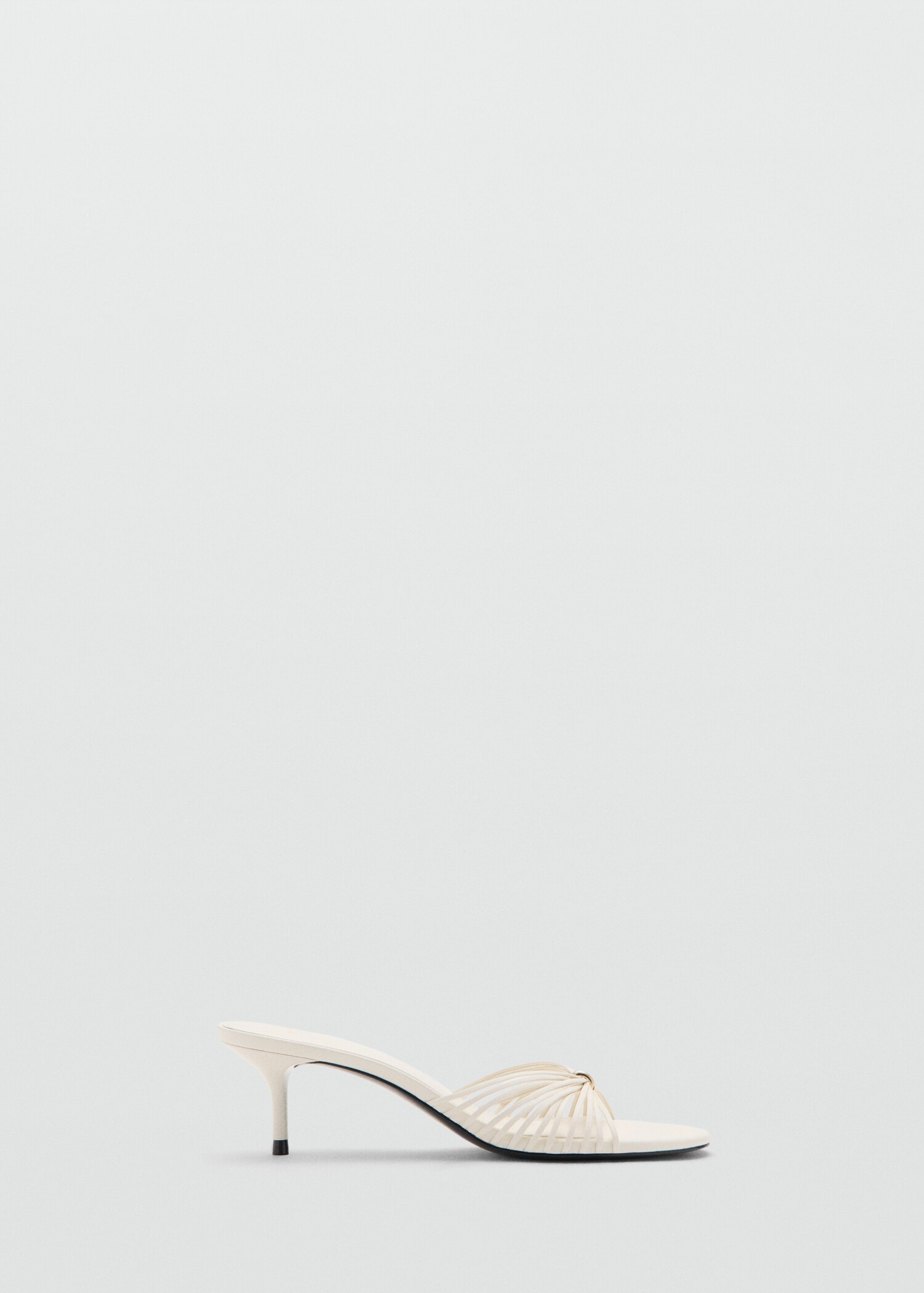 Heeled sandals with straps - Article without model