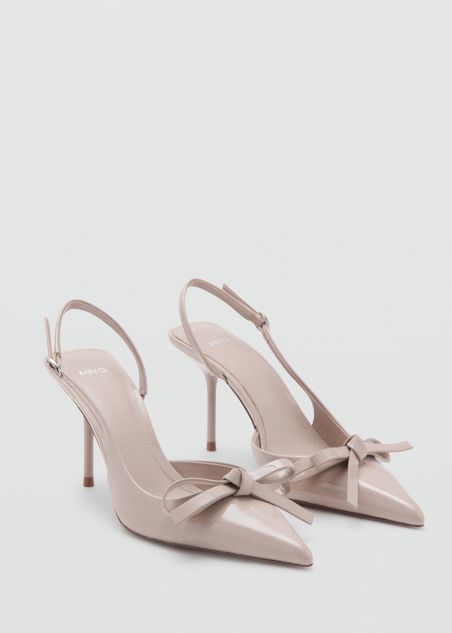 High-heeled shoes with pointed toe and bow - Medium plane