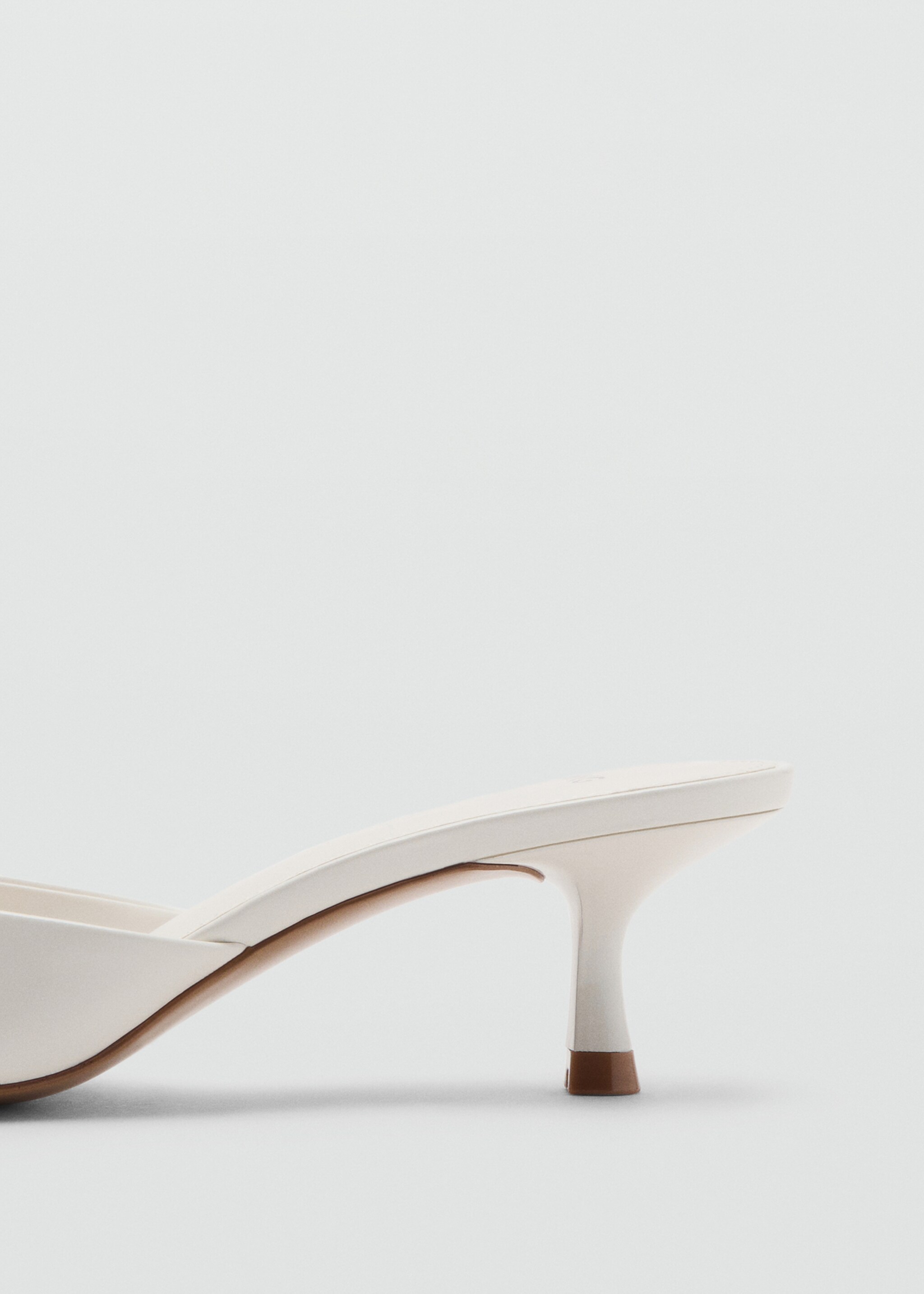 Pointed heel sandals - Details of the article 1, White. Ref: 27015820-00.