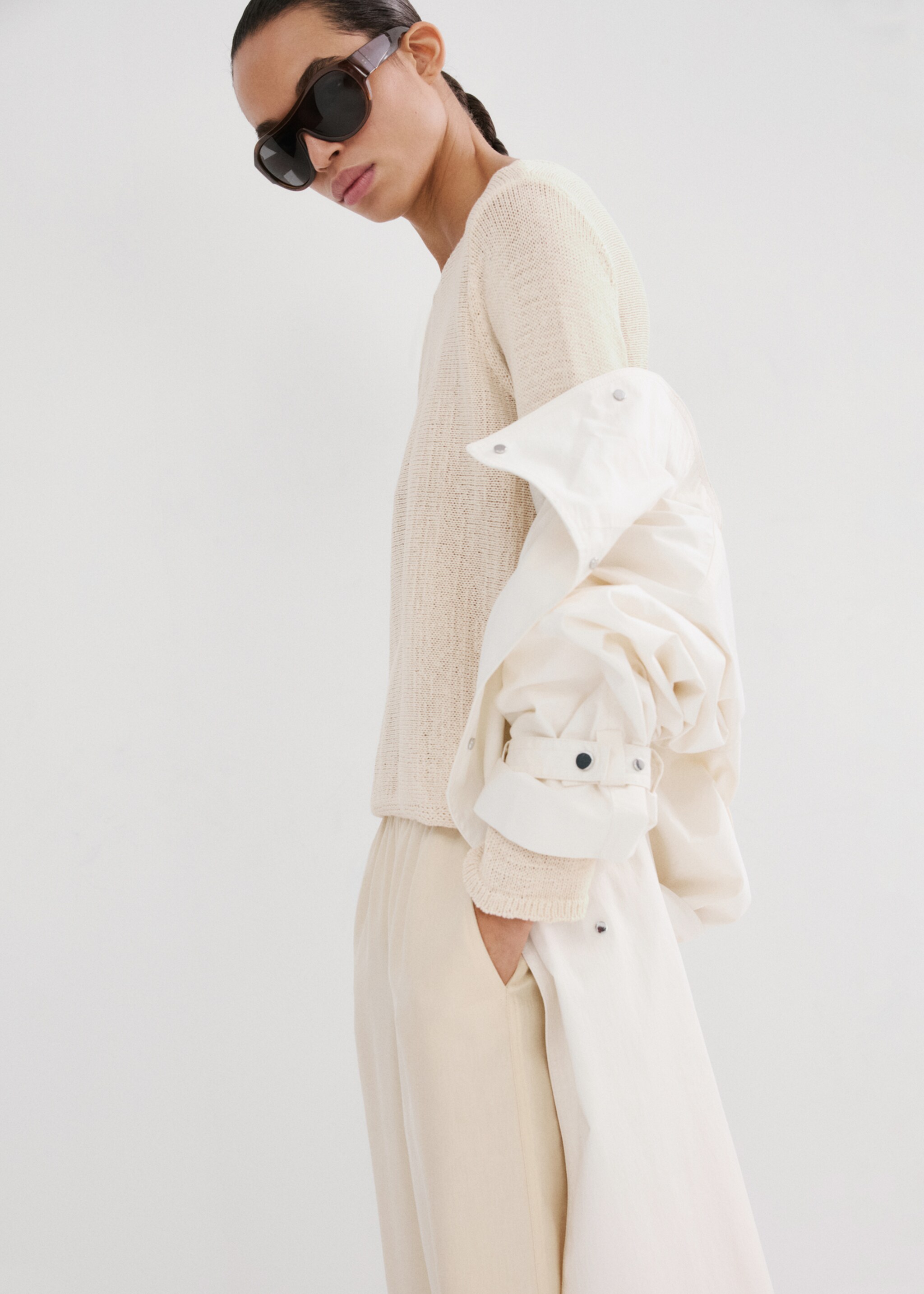 Lurex knitted sweater - Details of the article 4, Sand. Ref: 27015824-00.