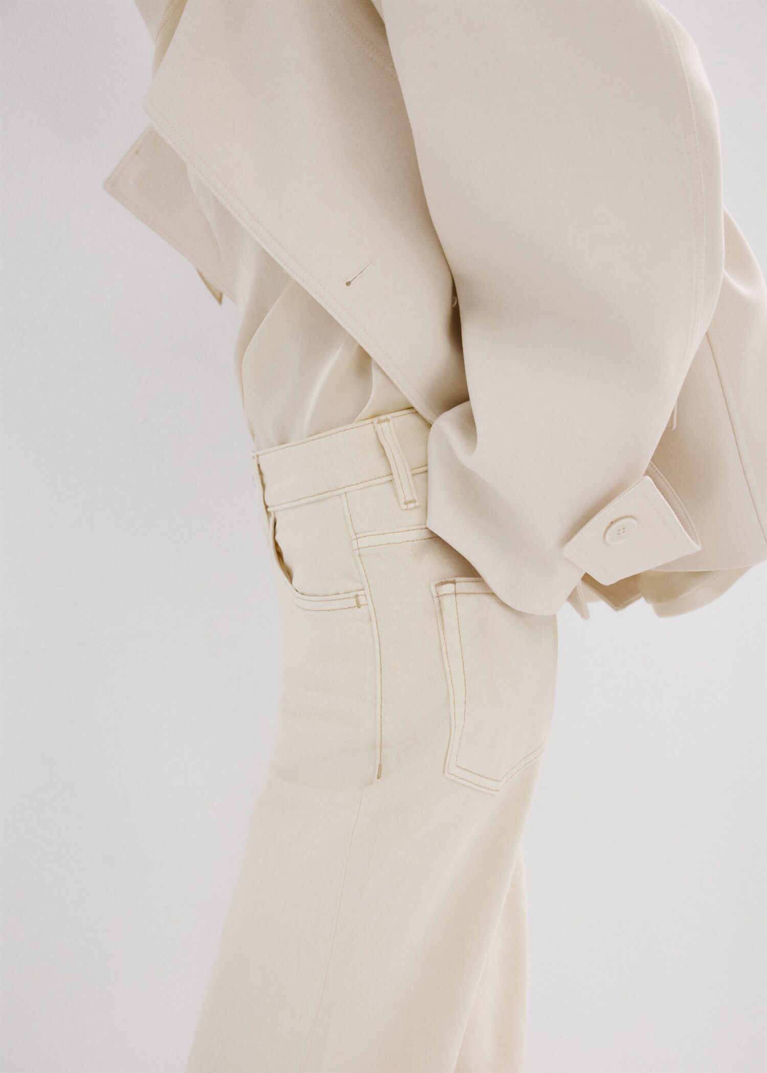 Mid-rise flared jeans - Details of the article 2