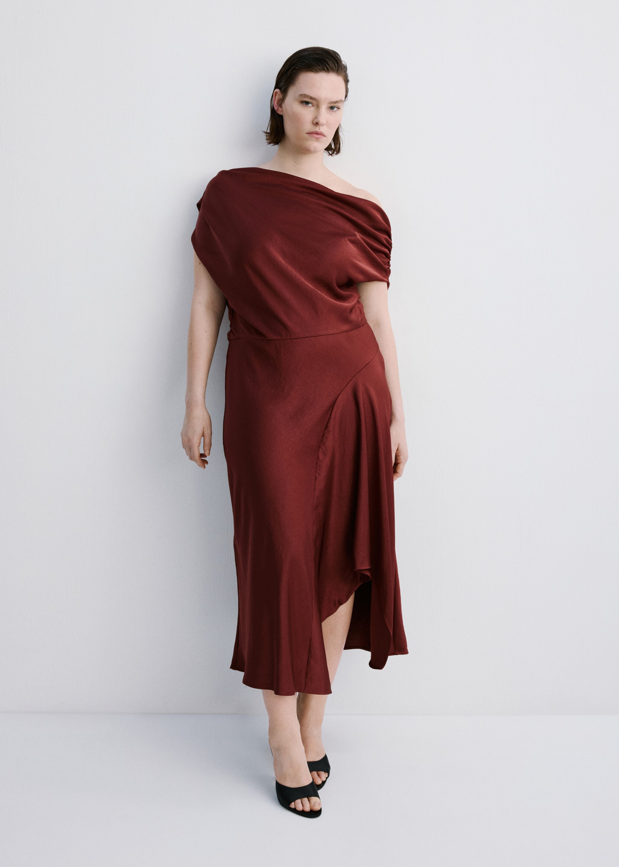 Asymmetrical flared dress - Details of the article 3, Burgundy. Ref: 27015828-00.
