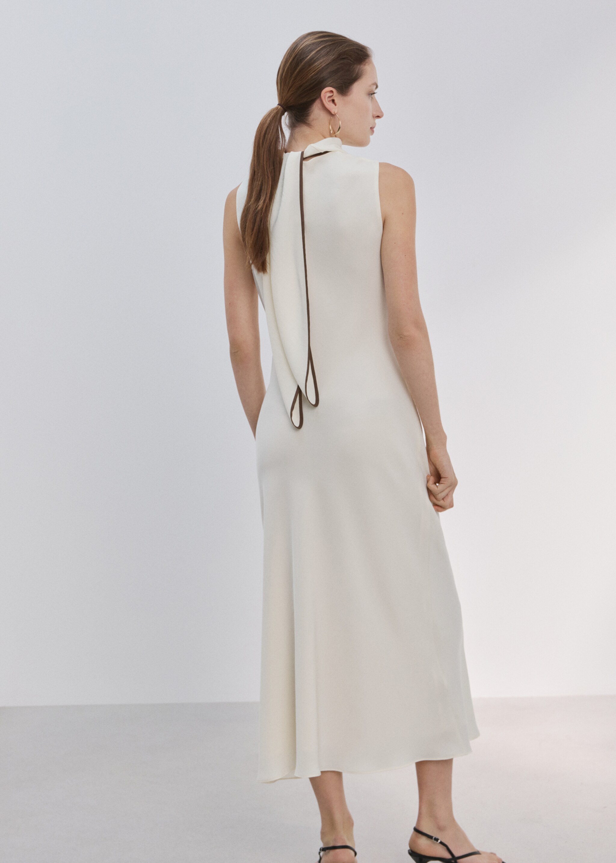 Scarf detail dress - Reverse of the article, Vanilla. Ref: 27015830-00.