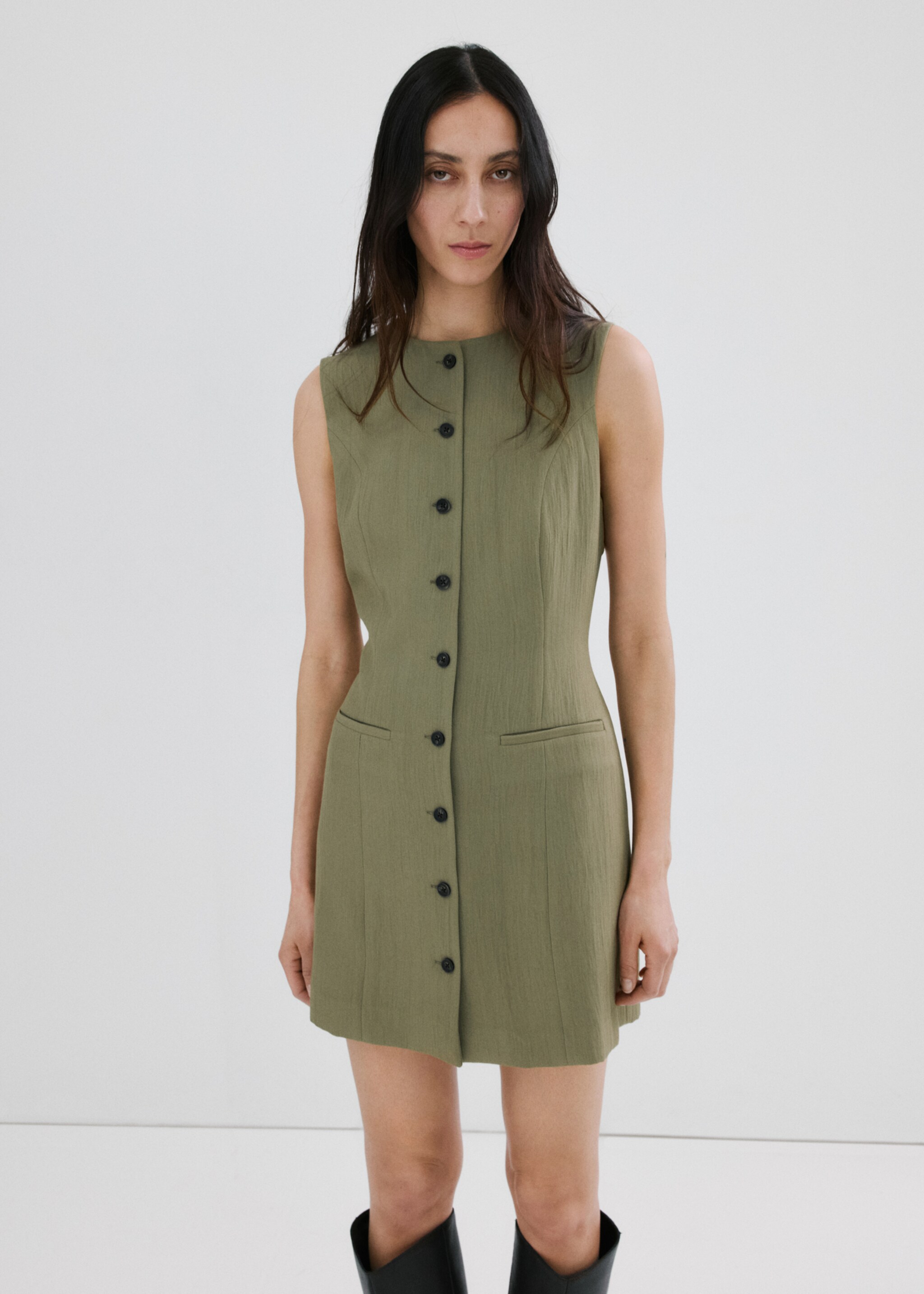 Vestido corto botones - Plano medio, Verde. Ref: 27015832-00.