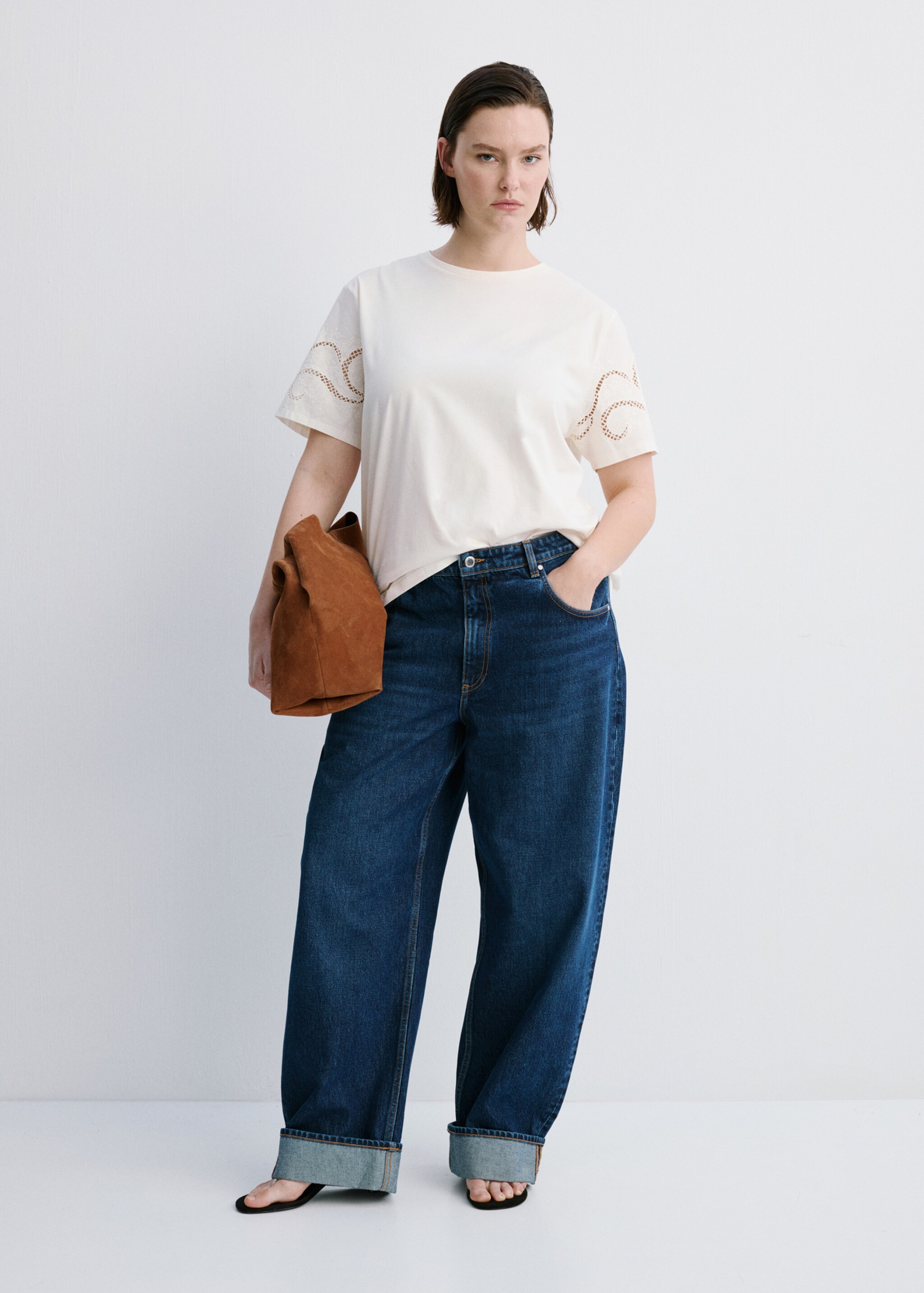 Embroidered cutwork cotton T-shirt - Details of the article 3, Ecru. Ref: 27015833-00.