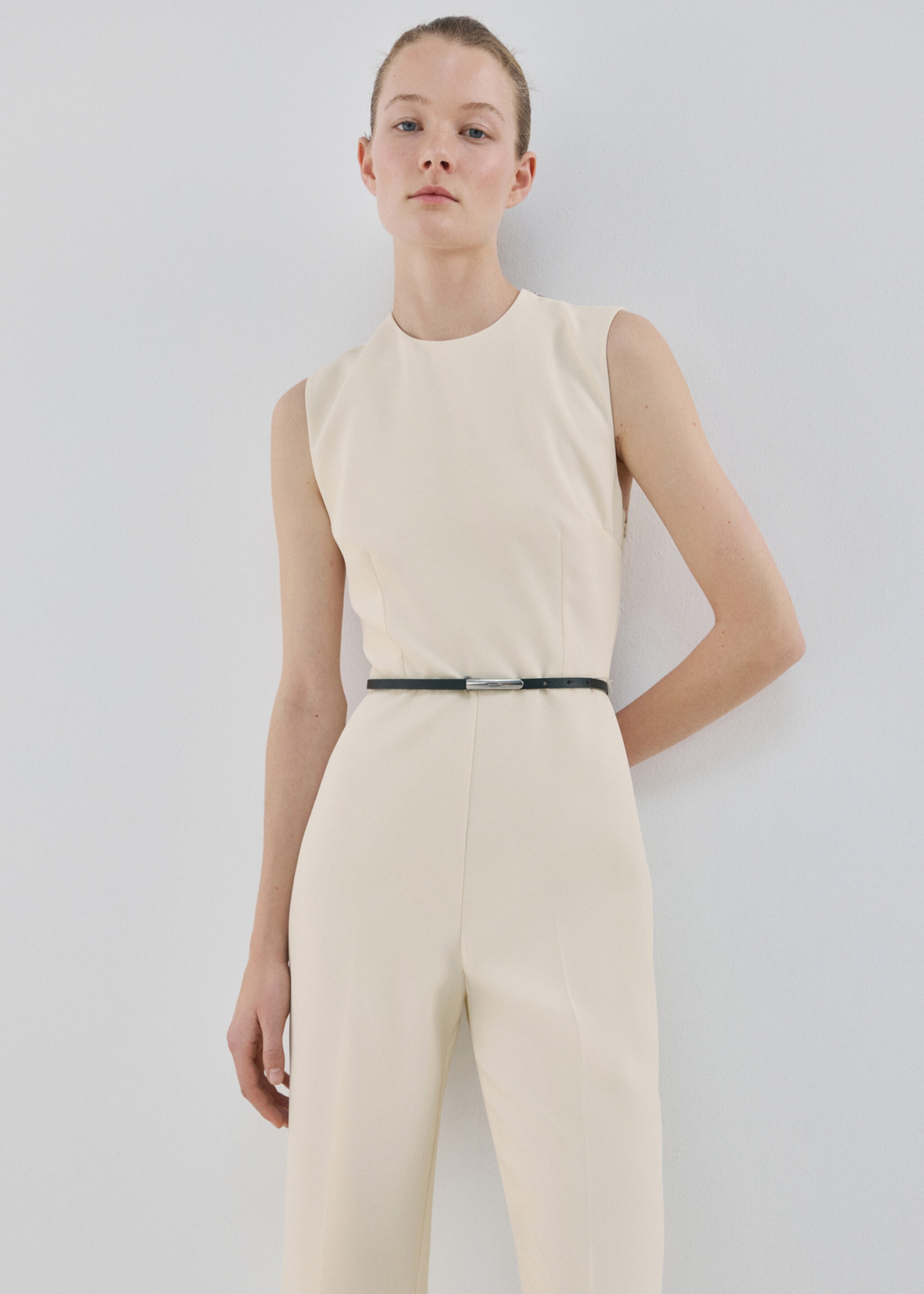 Mono cinturón espalda abierta - Plano medio, Vainilla. Ref: 27015836-00.