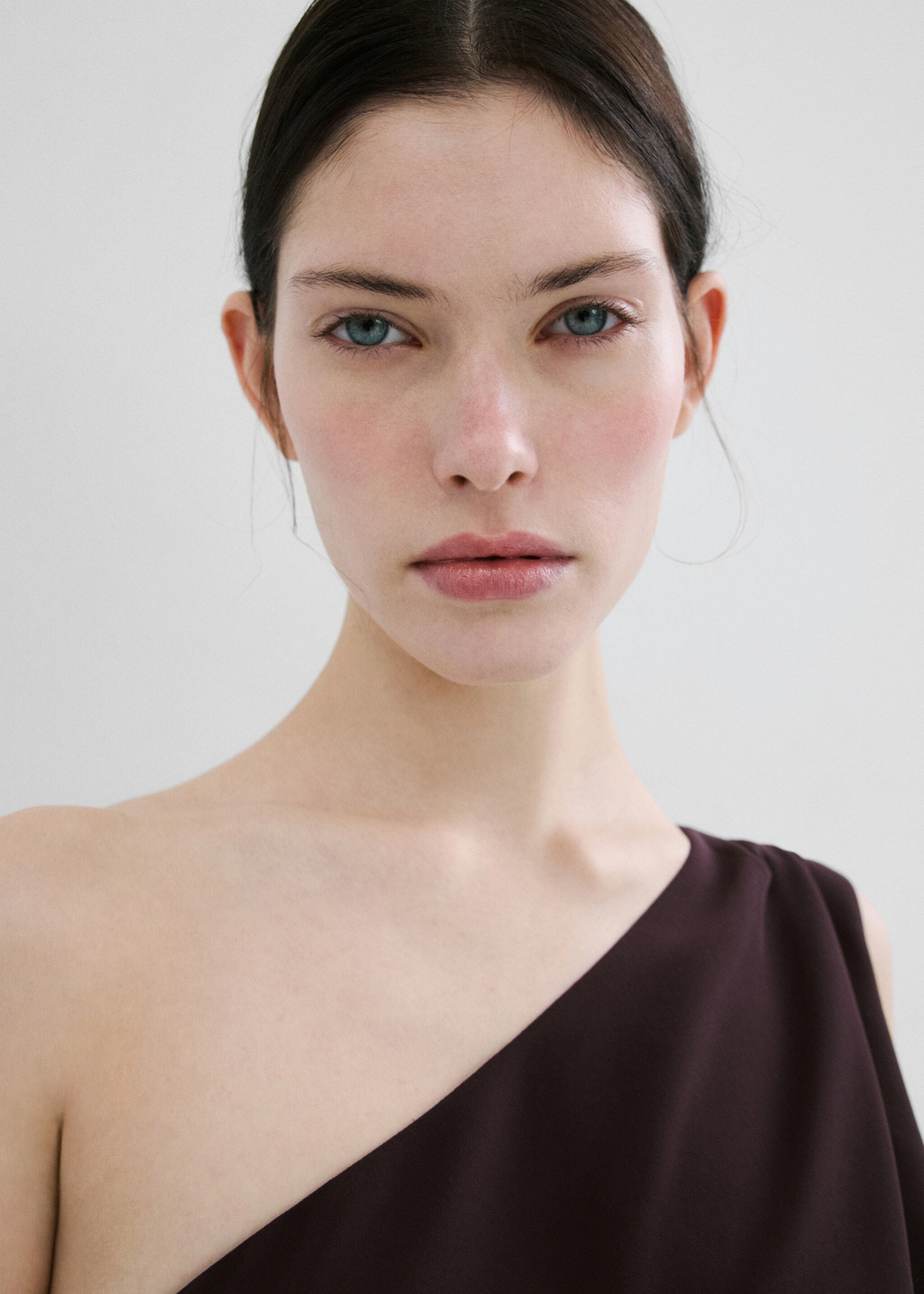 Mono asimétrico fular flecos - Detalle del artículo 1, Chocolate. Ref: 27015838-00.