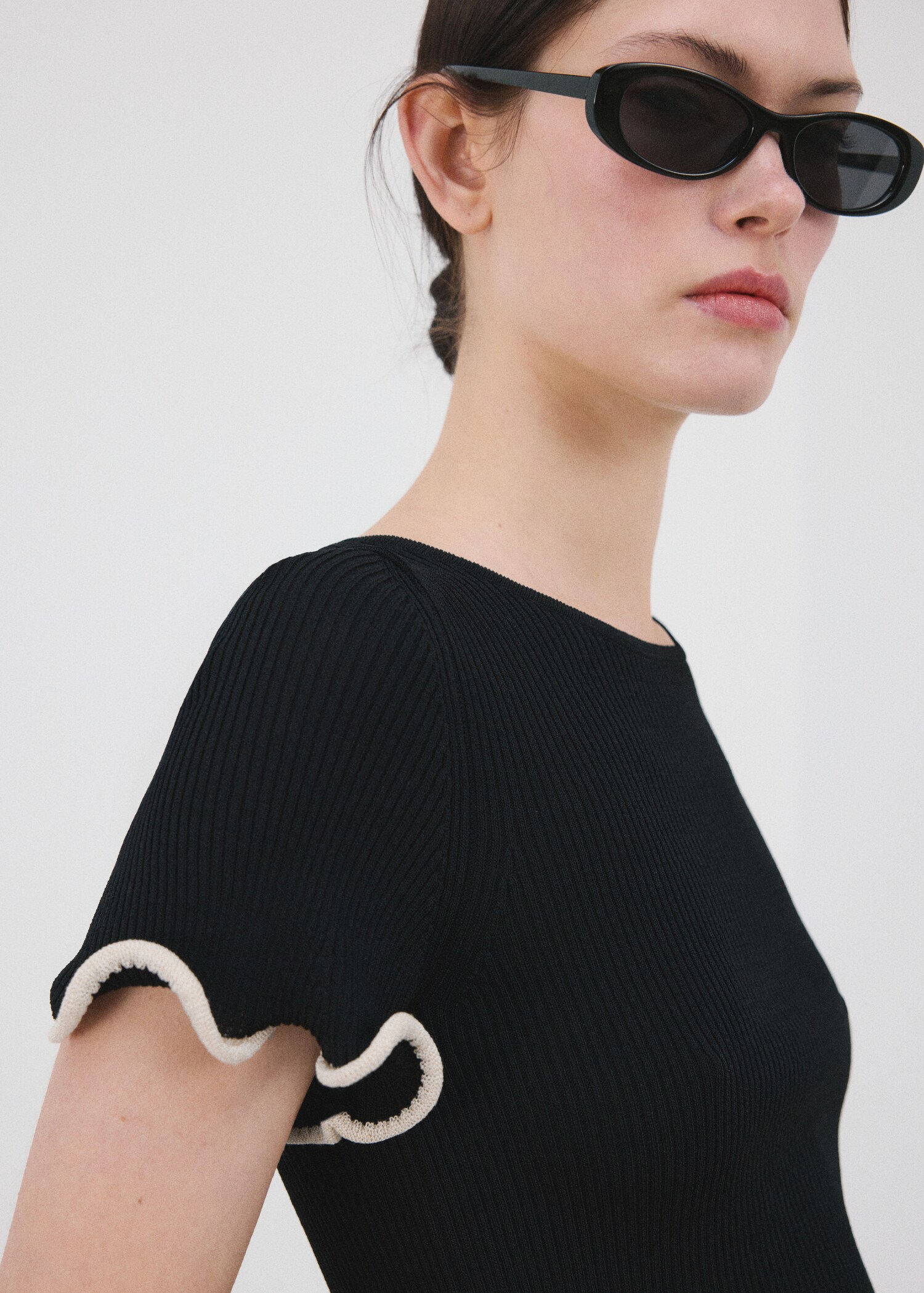 Peplum jumper with contrasting trims - Details of the article 1