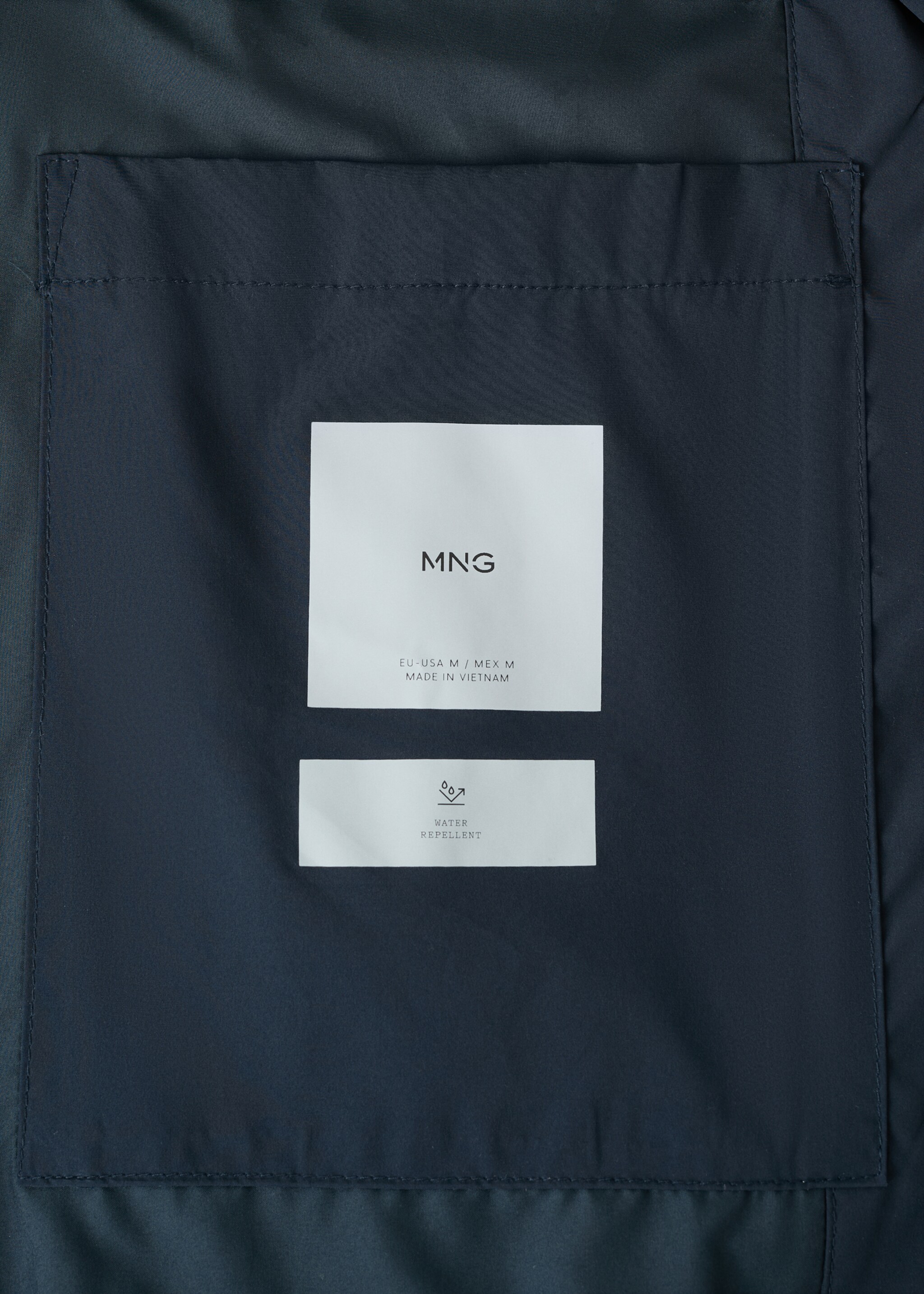 Lightweight water-repellent bomber jacket - Details of the article 8, Navy. Ref: 27015935-00.