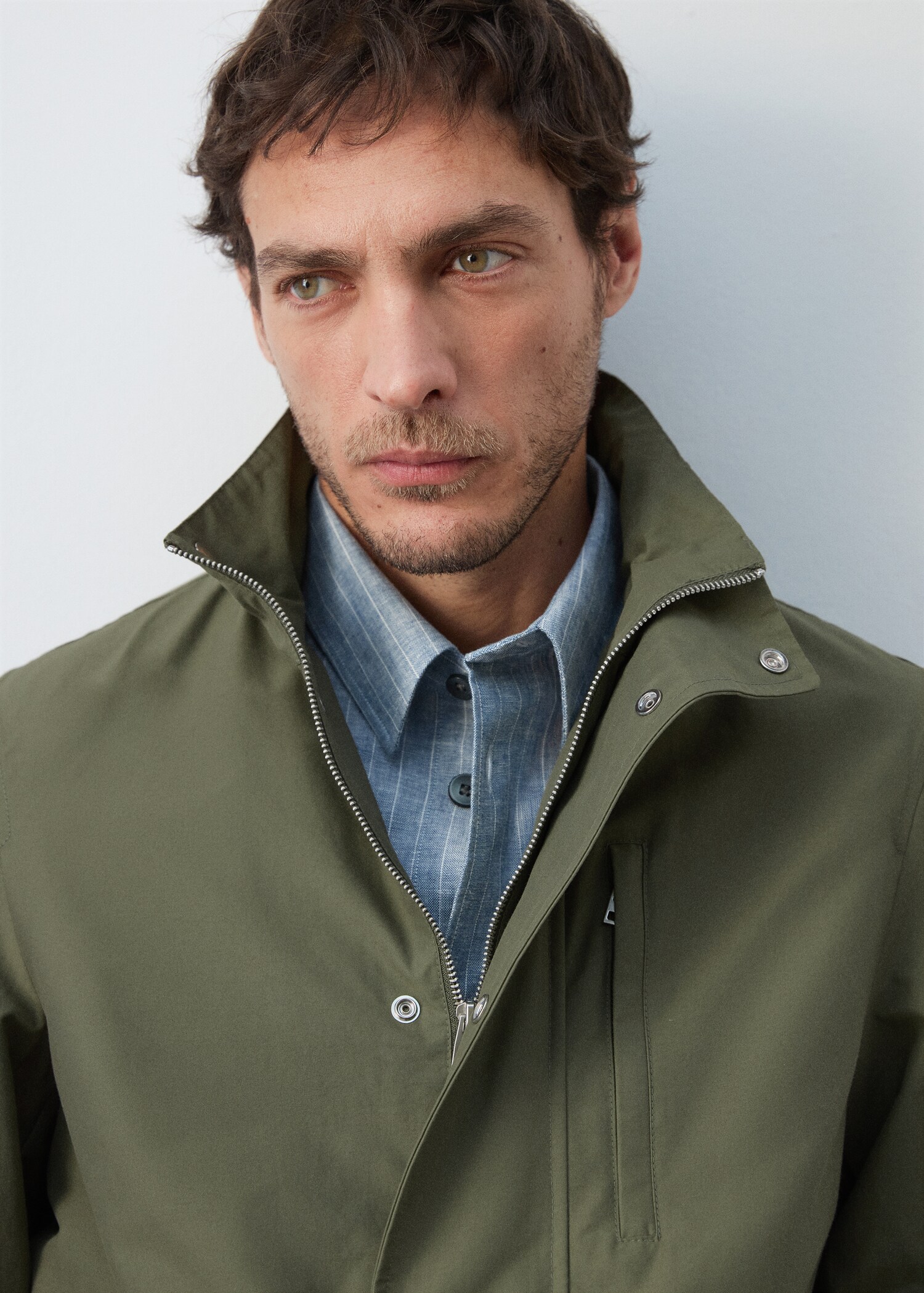 Water-repellent bomber jacket with detachable hood - Details of the article 1