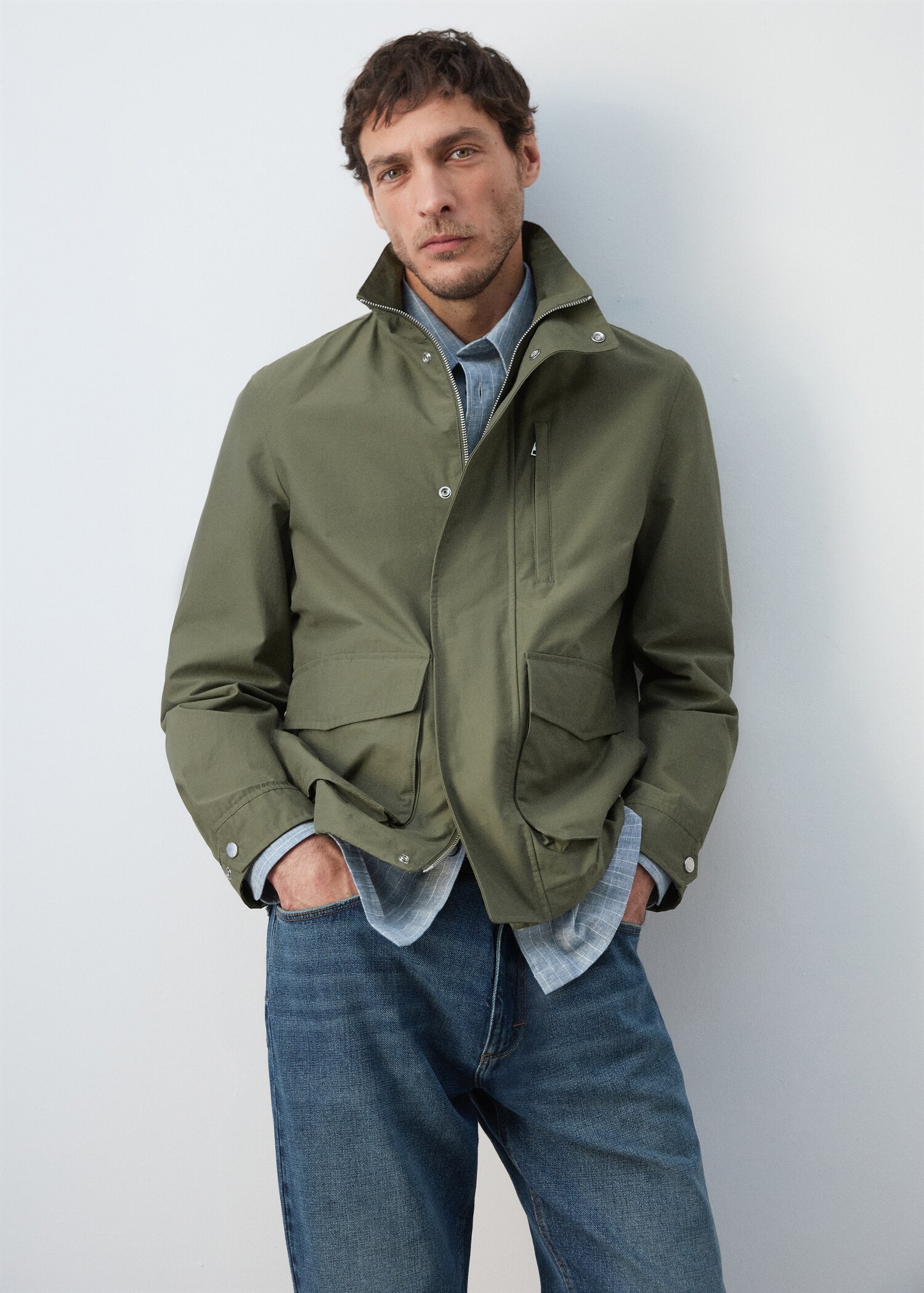 Water-repellent bomber jacket with detachable hood - Details of the article 6