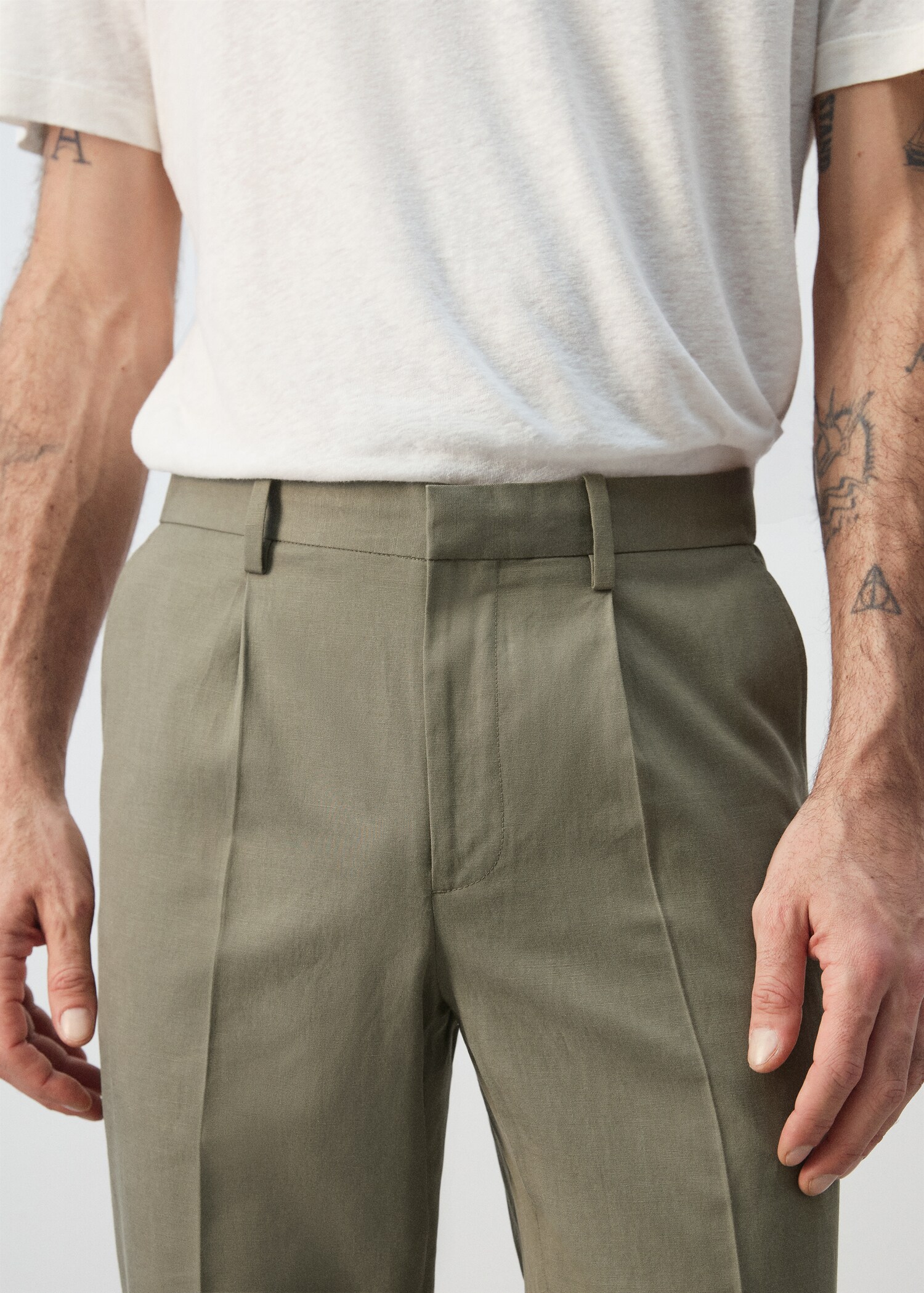 Slim fit linen lyocell blend trousers - Reverse of the article