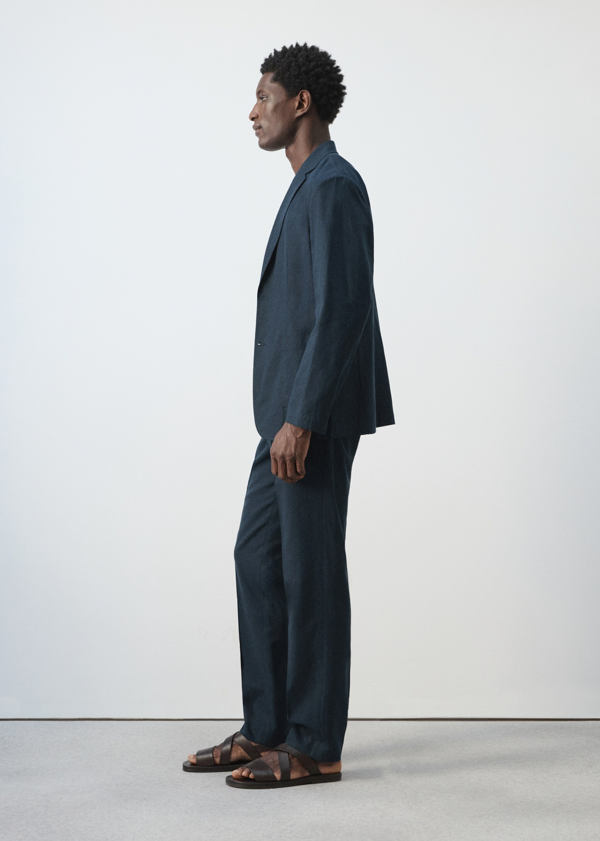 Slim fit linen lyocell blend trousers - Details of the article 2, Navy. Ref: 27015948-00.