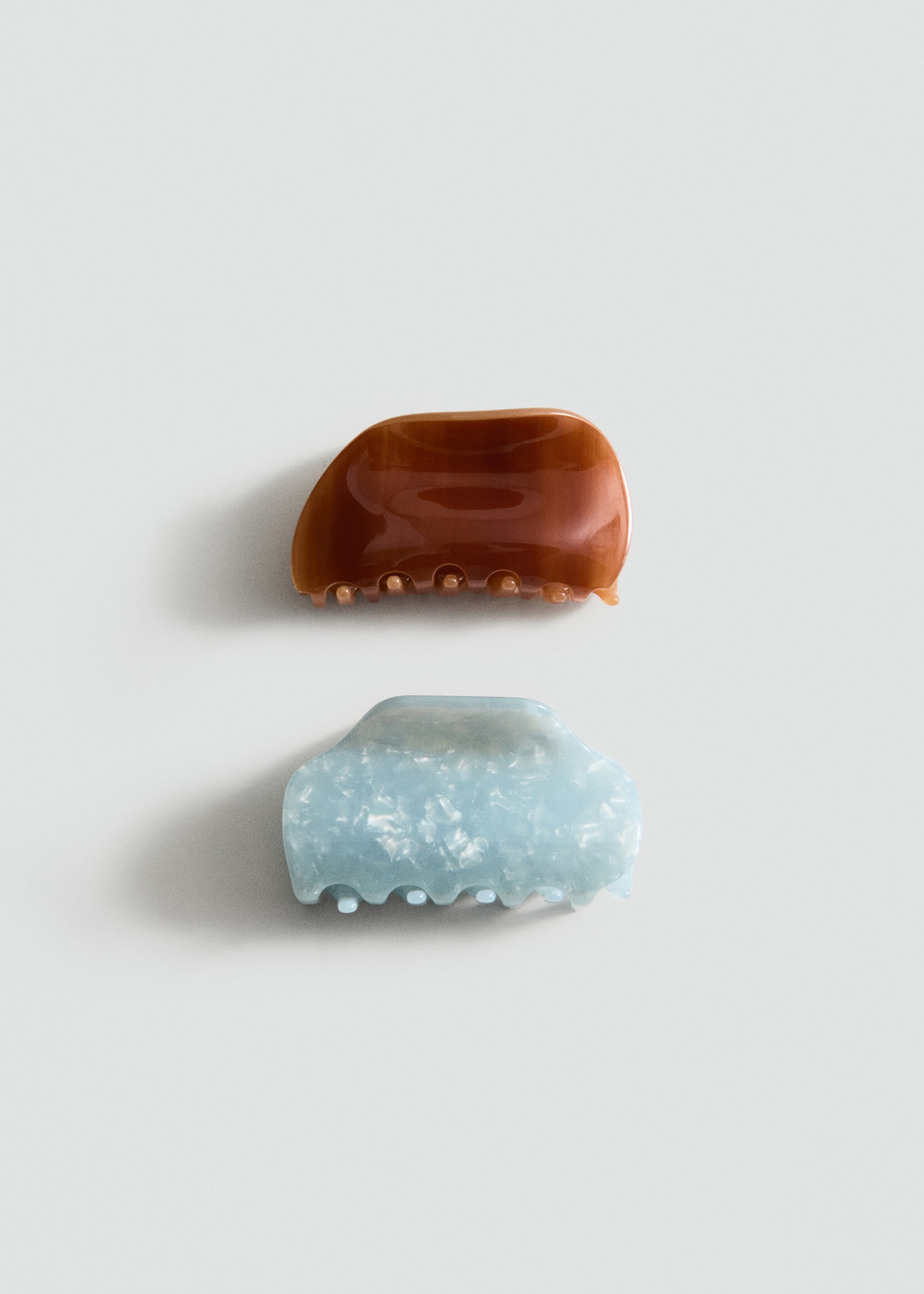 Pearlescent effect hair clips - Article without model, Sky Blue. Ref: 27015956-00.