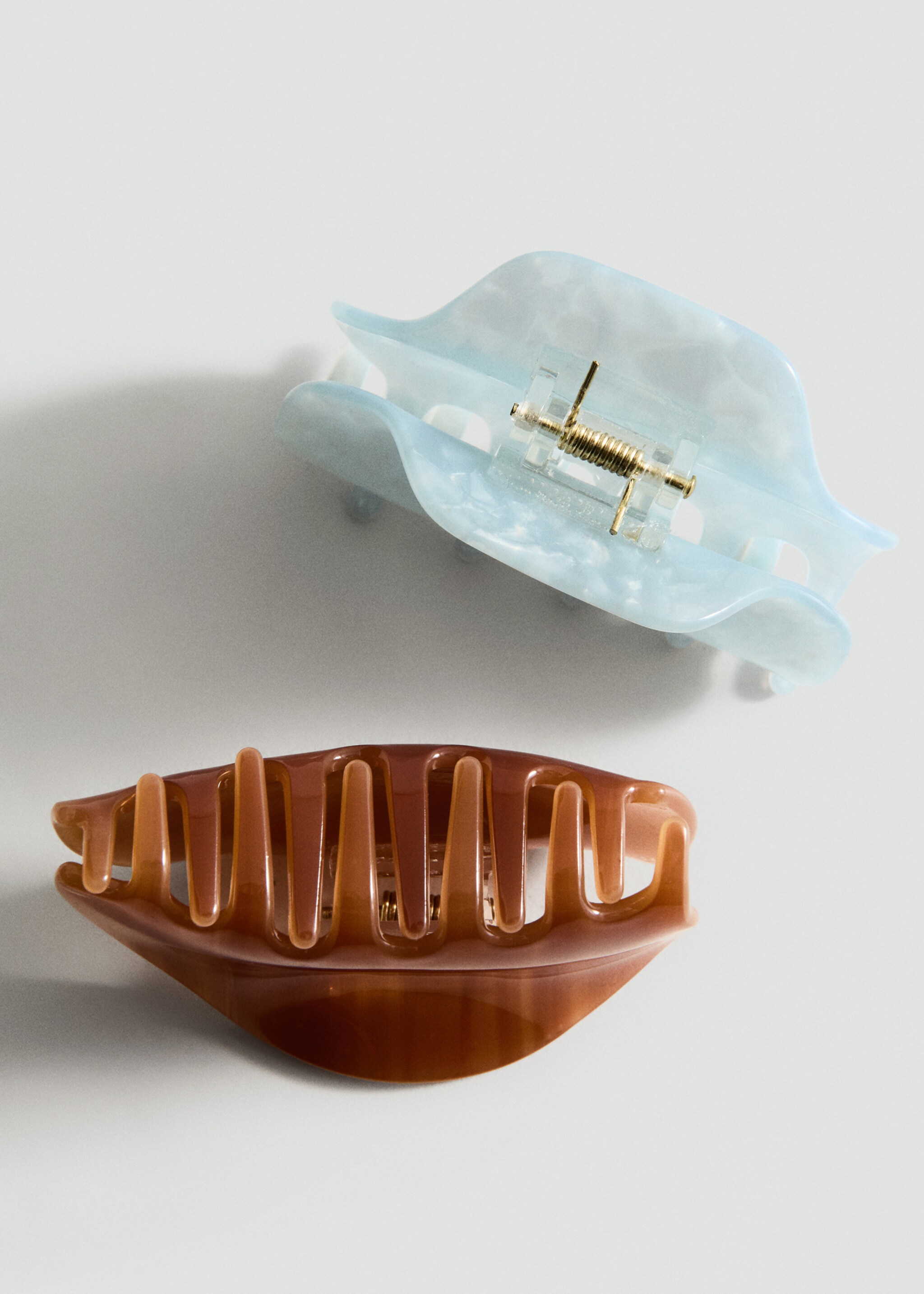 Pearlescent effect hair clips - Details of the article 1, Sky Blue. Ref: 27015956-00.