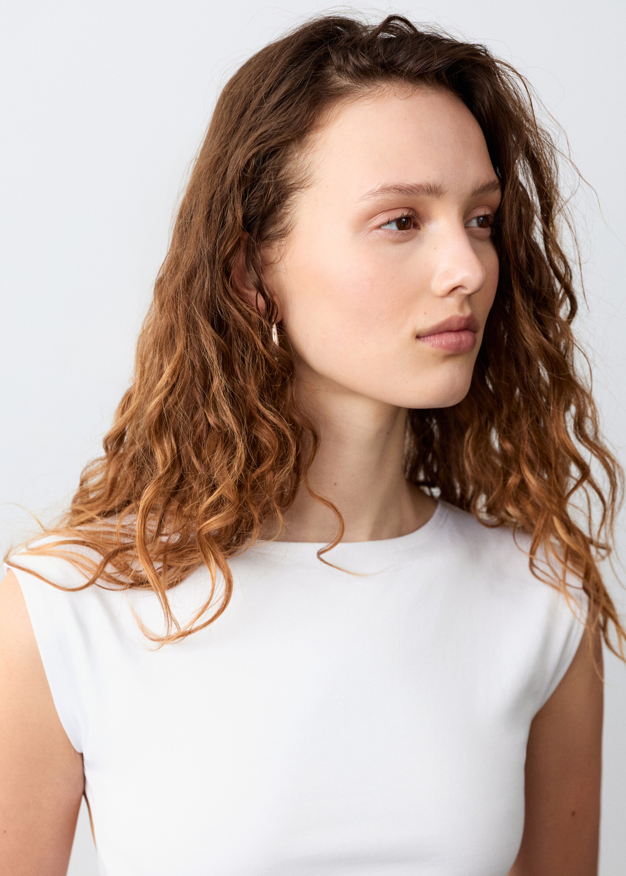 Camiseta detalle nudo - Detalle del artículo 1, Blanco roto. Ref: 27015966-00.