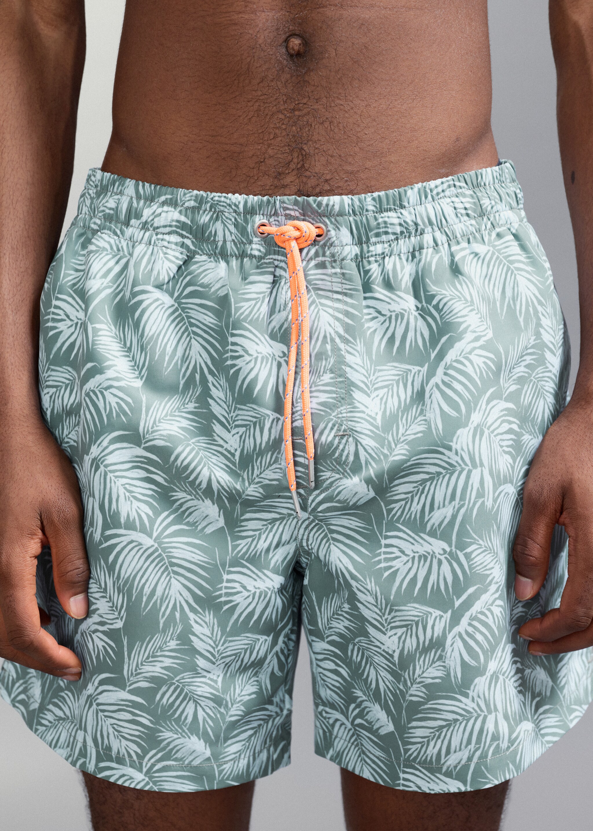 Palm trees print swimsuit trunks - Details of the article 6, Khaki. Ref: 27015996-00.