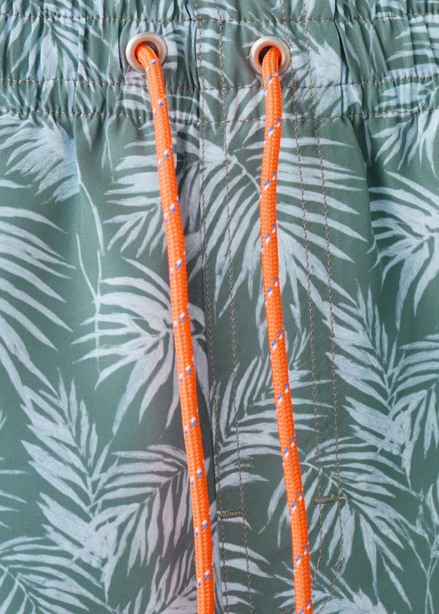 Palm trees print swimsuit trunks - Details of the article 8