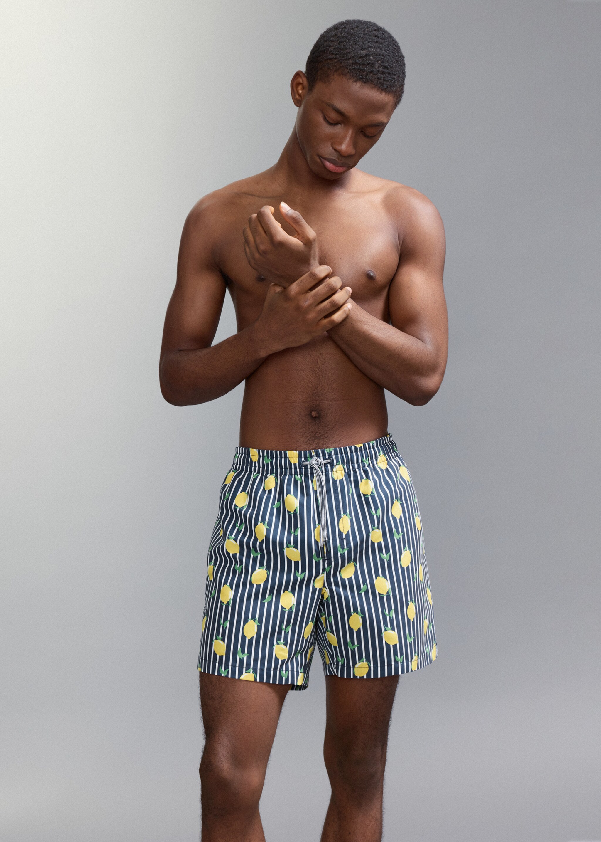 Lemon-print swimming trunks - Details of the article 1, Navy. Ref: 27015997-00.