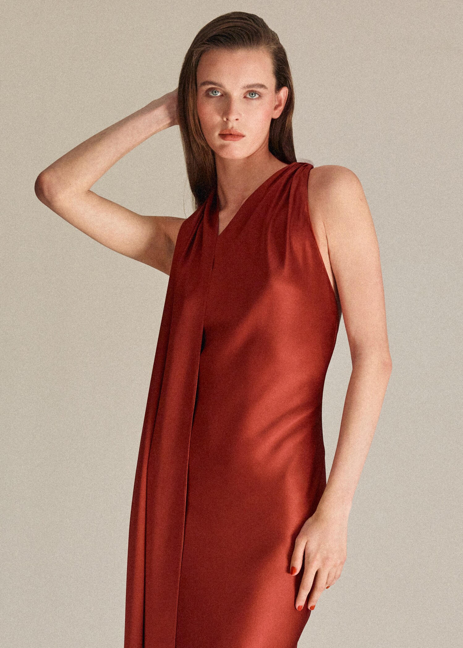 Asymmetrical bow-neck dress - Medium plane