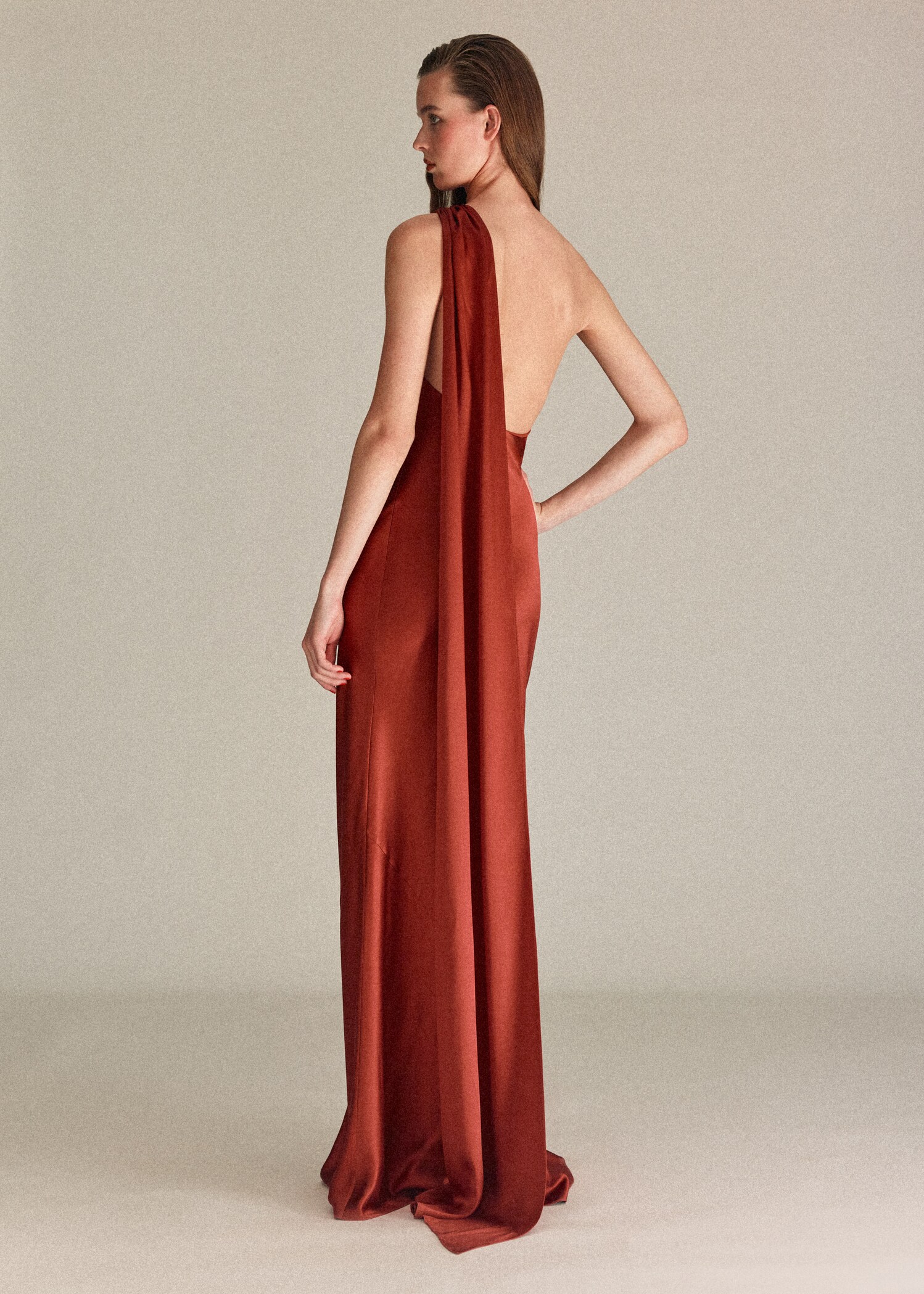 Asymmetrical bow-neck dress - Reverse of the article