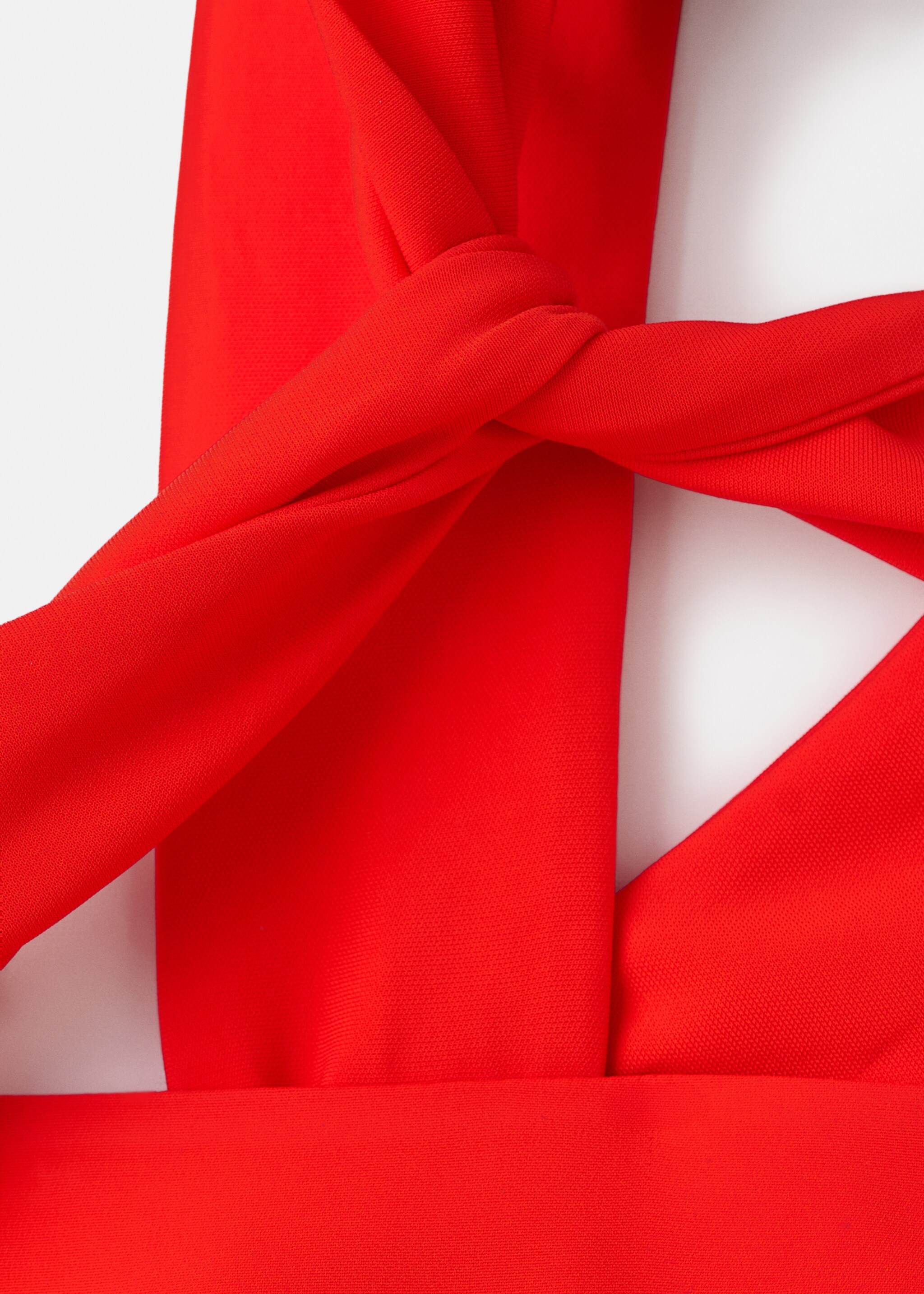 Long dress with an asymmetric neckline - Details of the article 8, Red. Ref: 27016003-00.