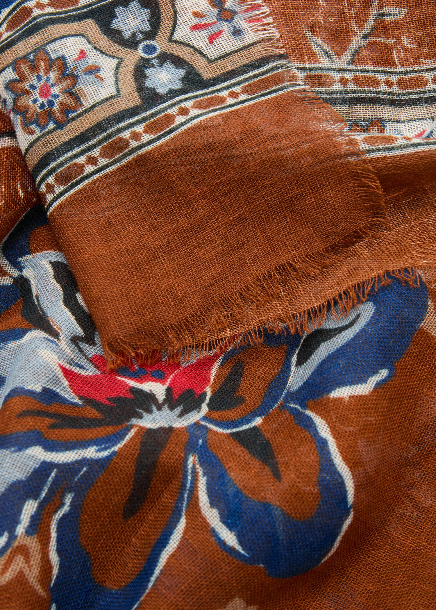 Foulard imprimé floral - Plan moyen