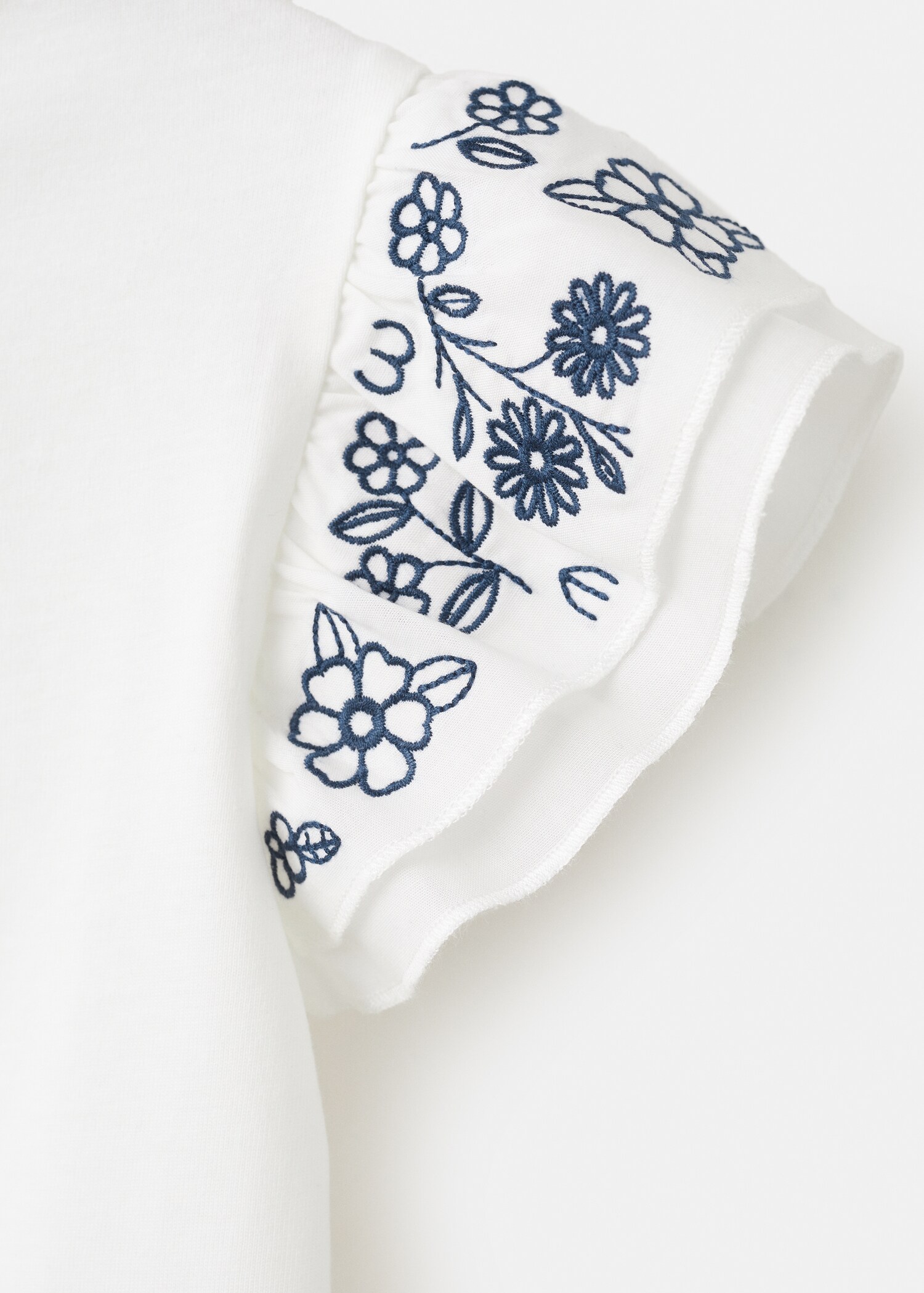 T-shirt com folhos e detalhes bordados - Pormenor do artigo 8