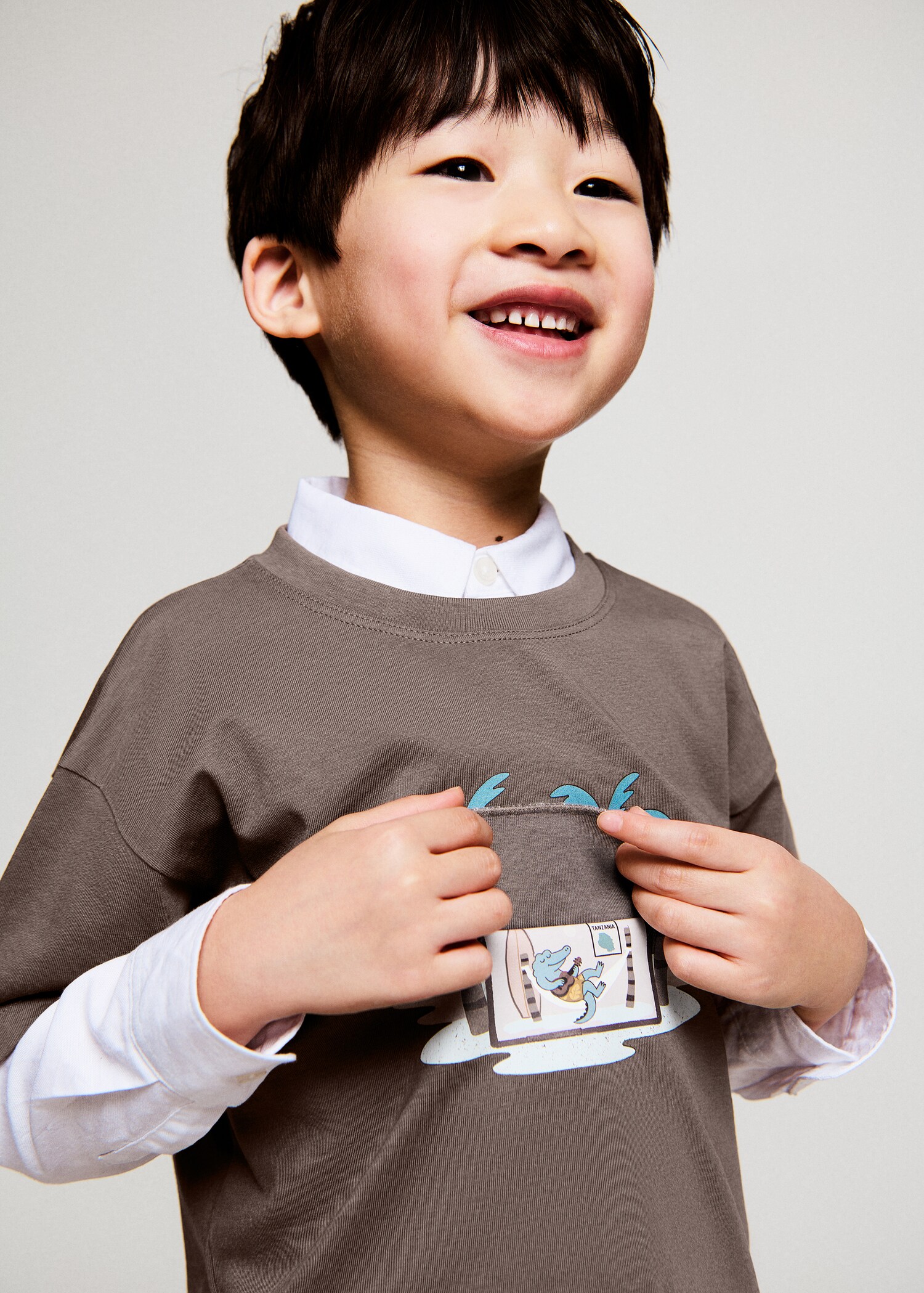 Embossed printed t-shirt - Details of the article 1