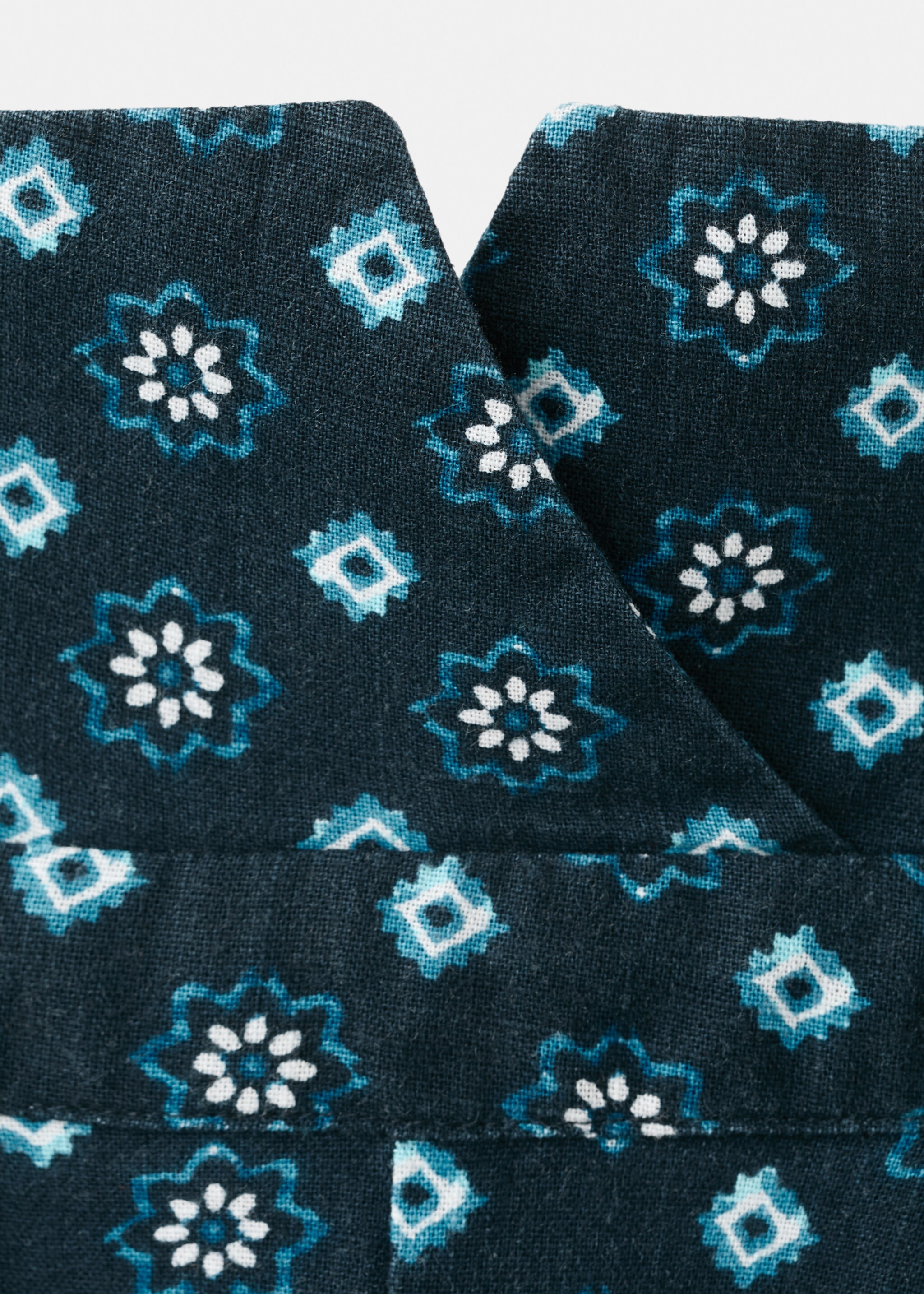 Printed trousers with turn-up waist - Details of the article 0, Navy. Ref: 27016354-00.