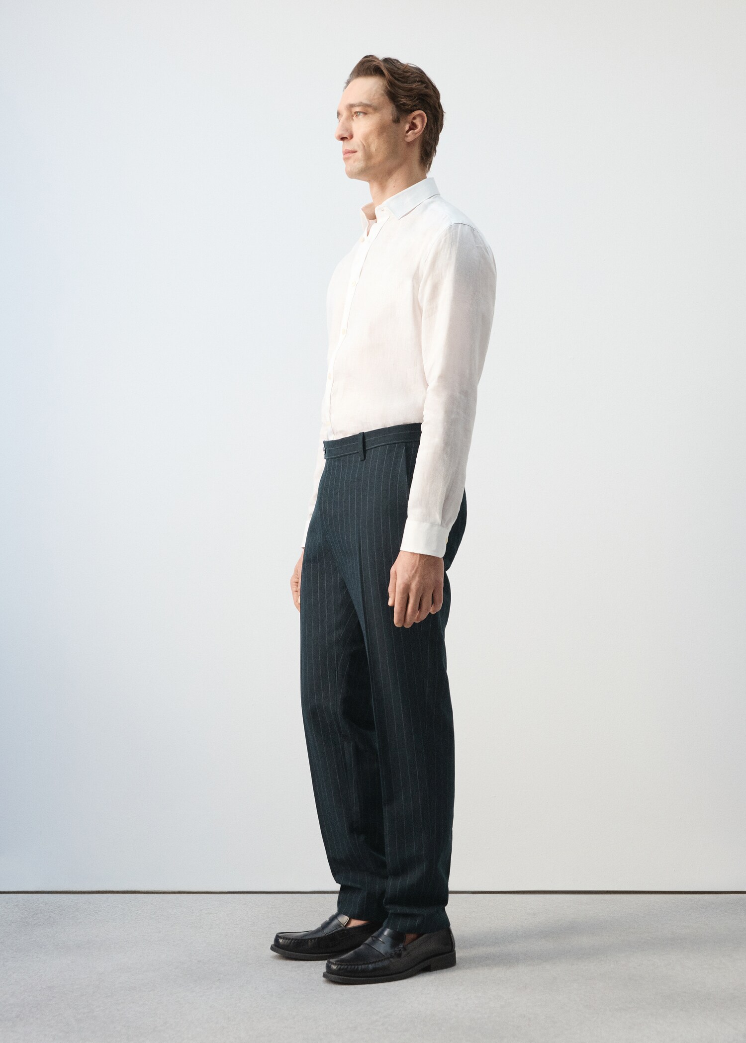 Regular fit linen blend pinstripe trousers - Details of the article 2