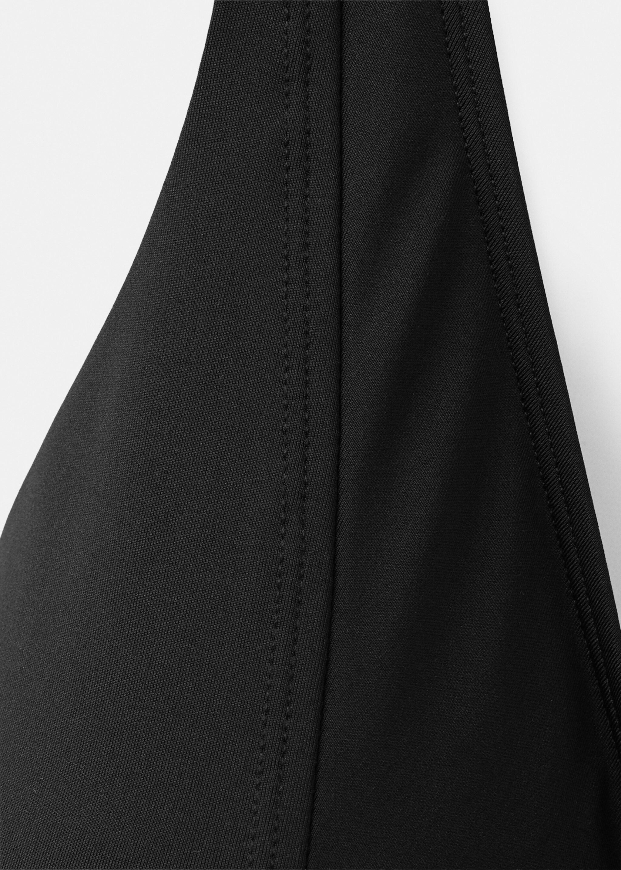 Верх бикини с треугольными чашками - Деталь изделия 8, Черный. Ref: 27016726-00.