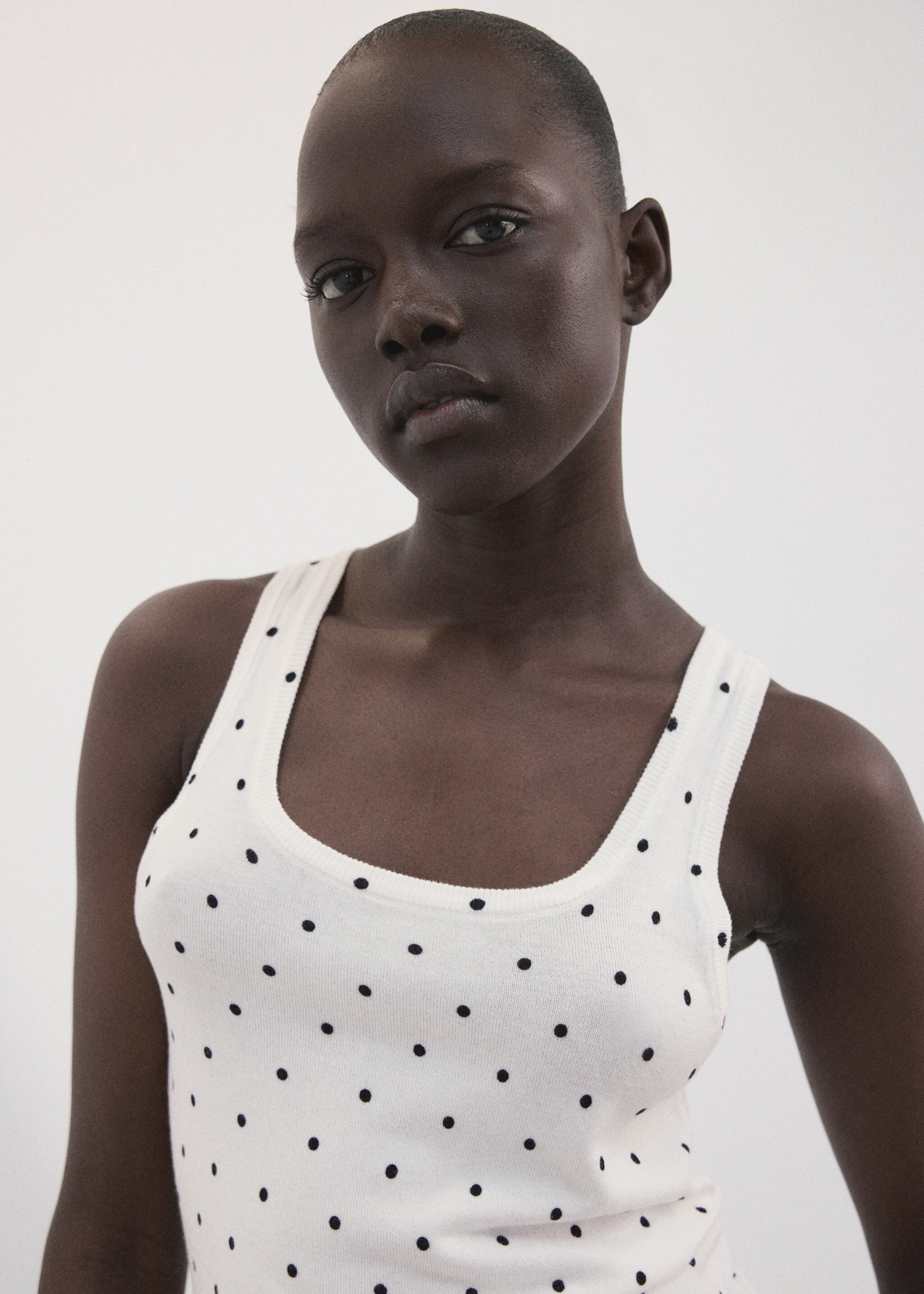 Polka-dot knitted top - Details of the article 1, Off White. Ref: 27017148-00.