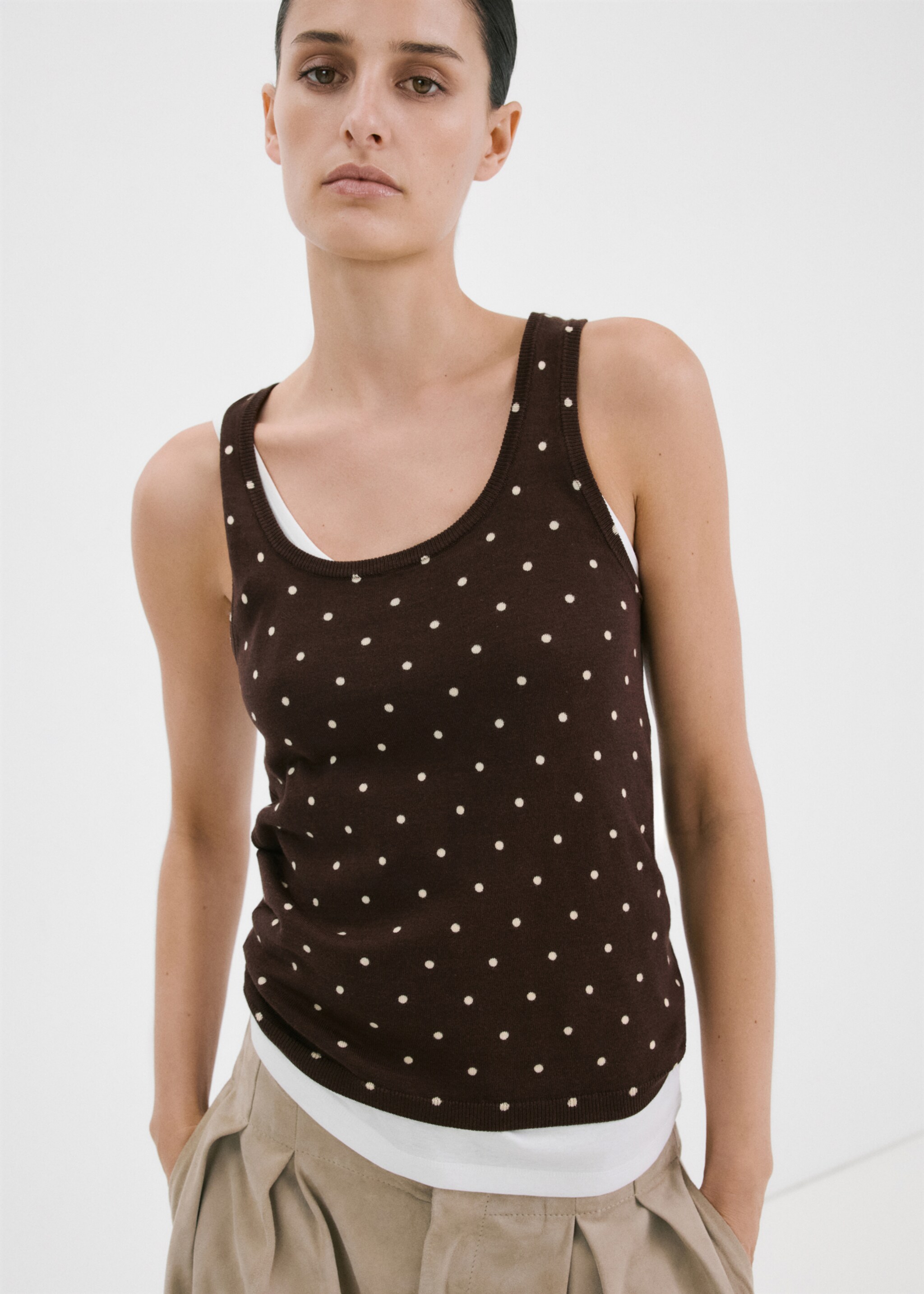 Top maille pois - Plan moyen, Chocolat. Ref: 27017148-00.