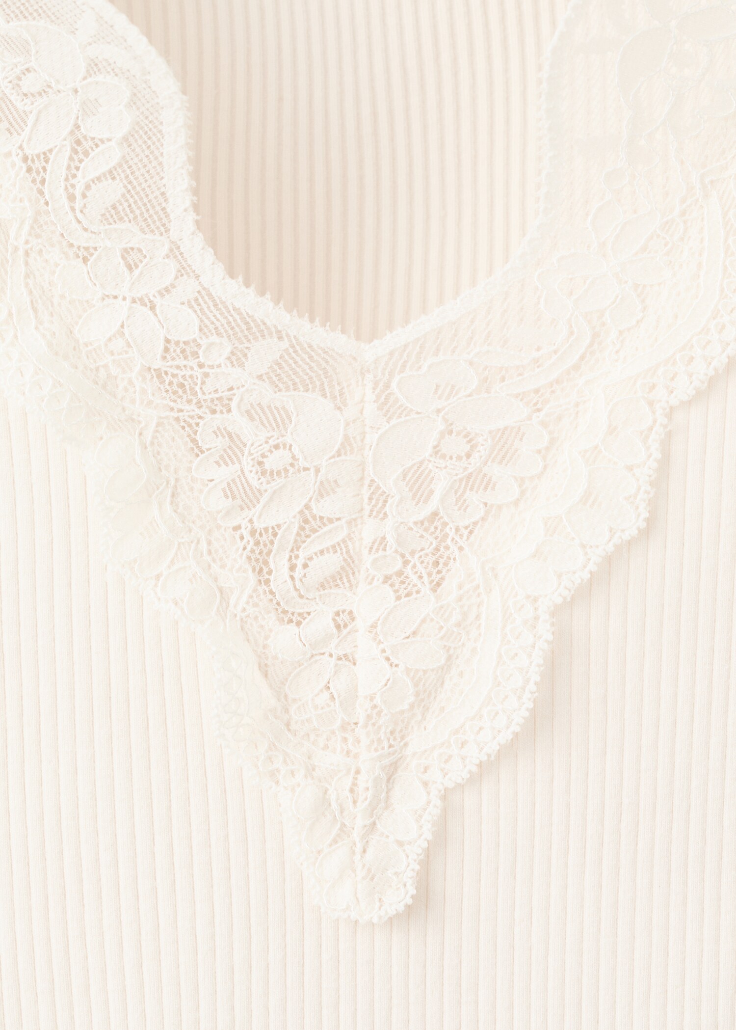Lace trim top - Details of the article 8