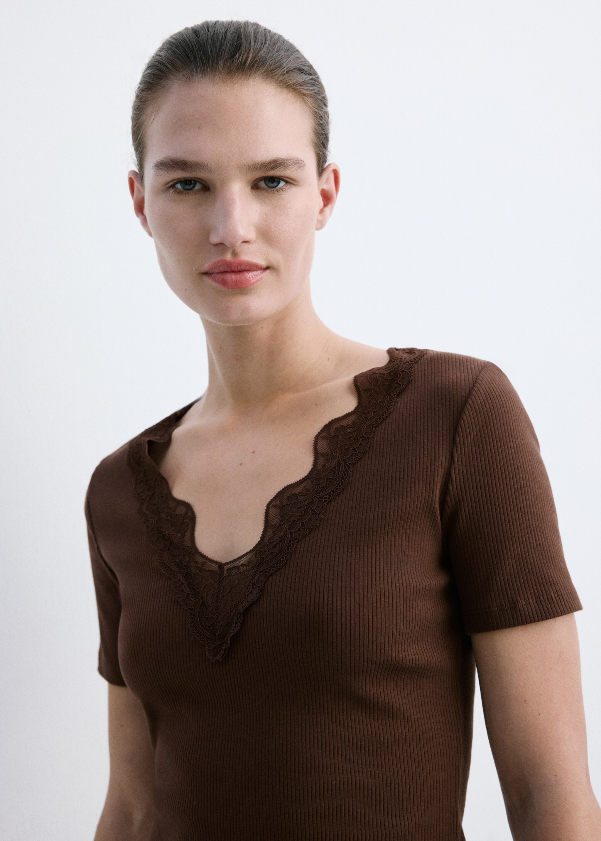 Lace trim top - Medium plane, Brown. Ref: 27017150-00.