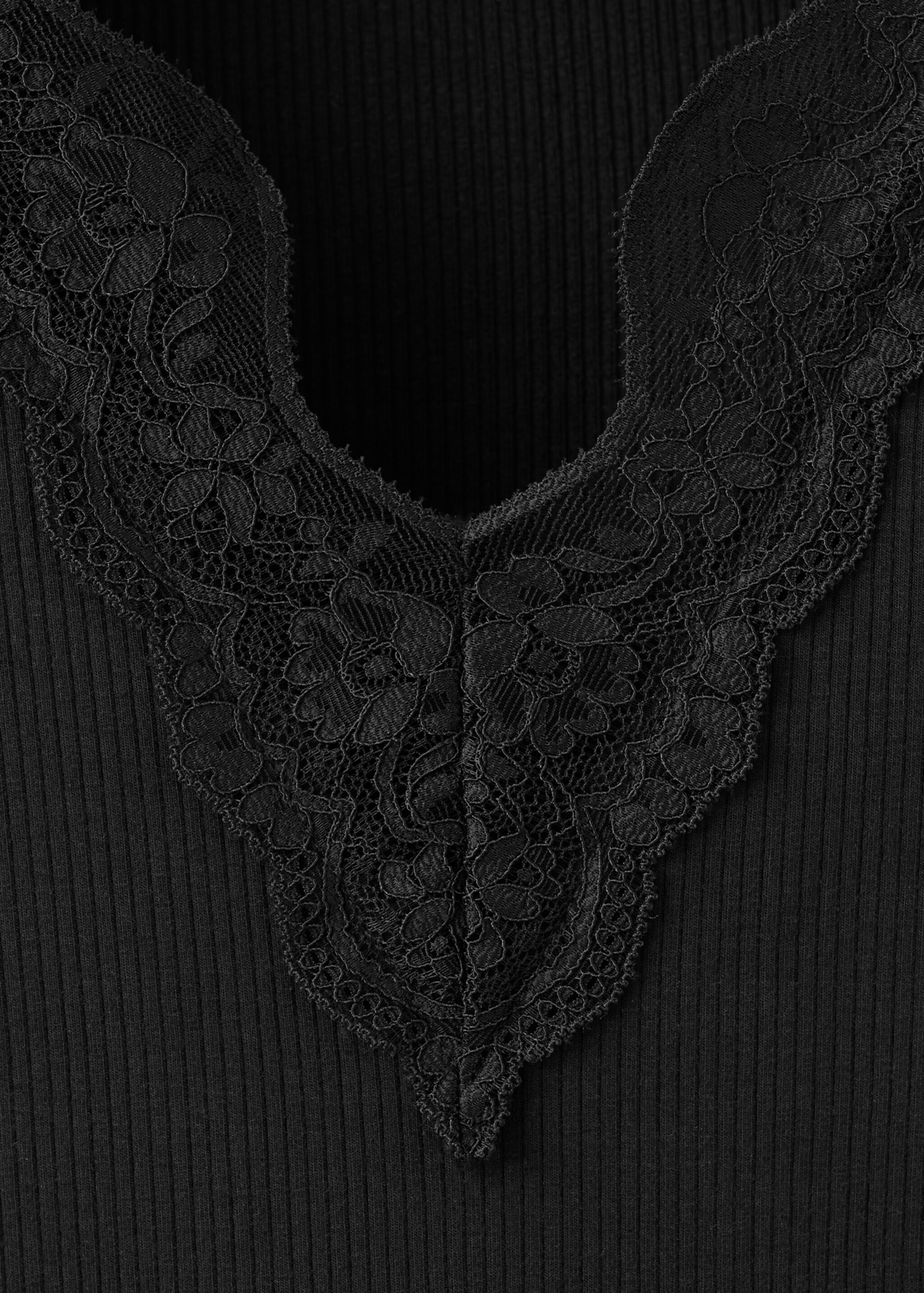 Lace trim top - Details of the article 8, Black. Ref: 27017150-00.