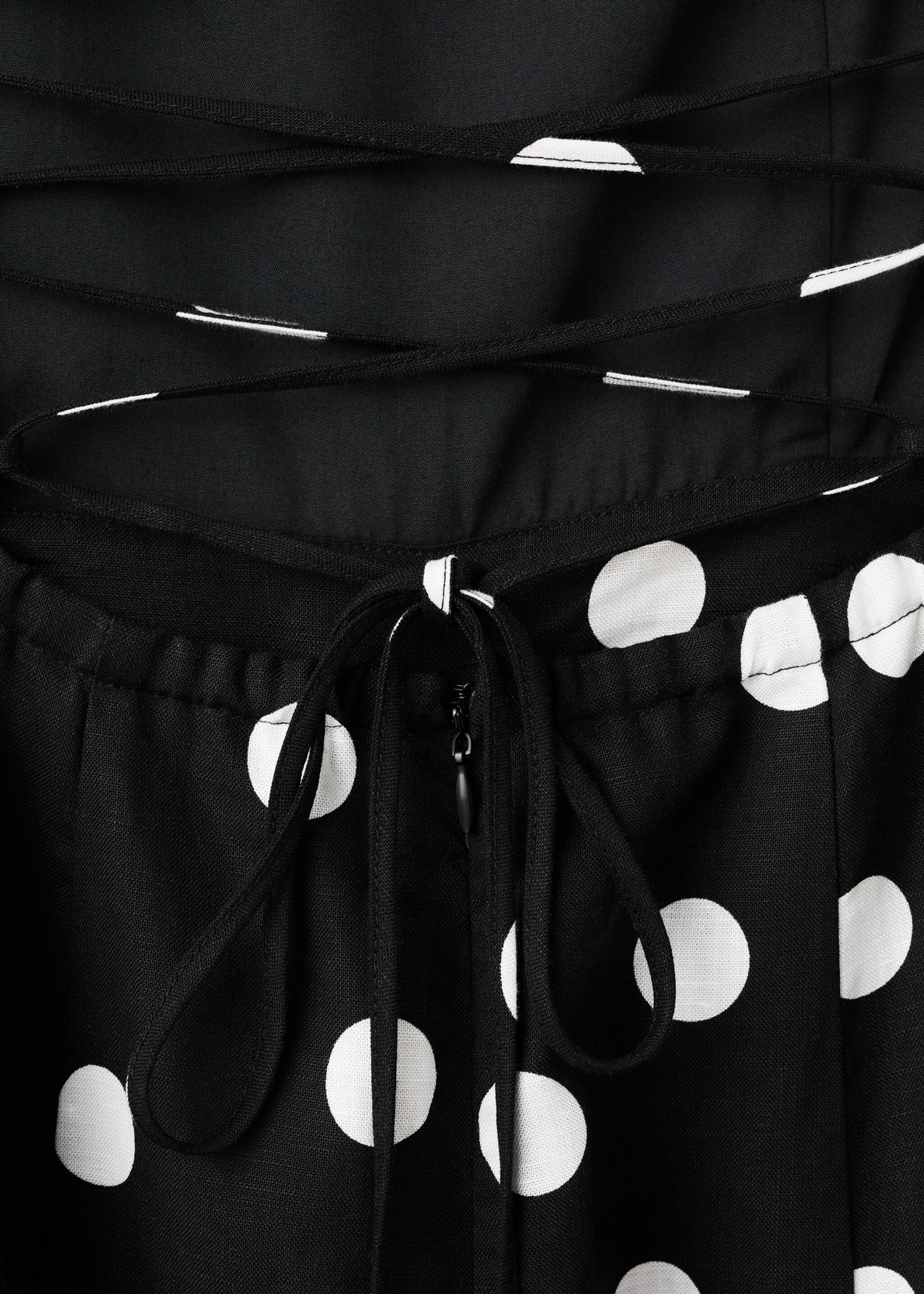 Polka dot lyocell dress - تفاصيل المنتج 8, أسود. Ref: 27017154-00.