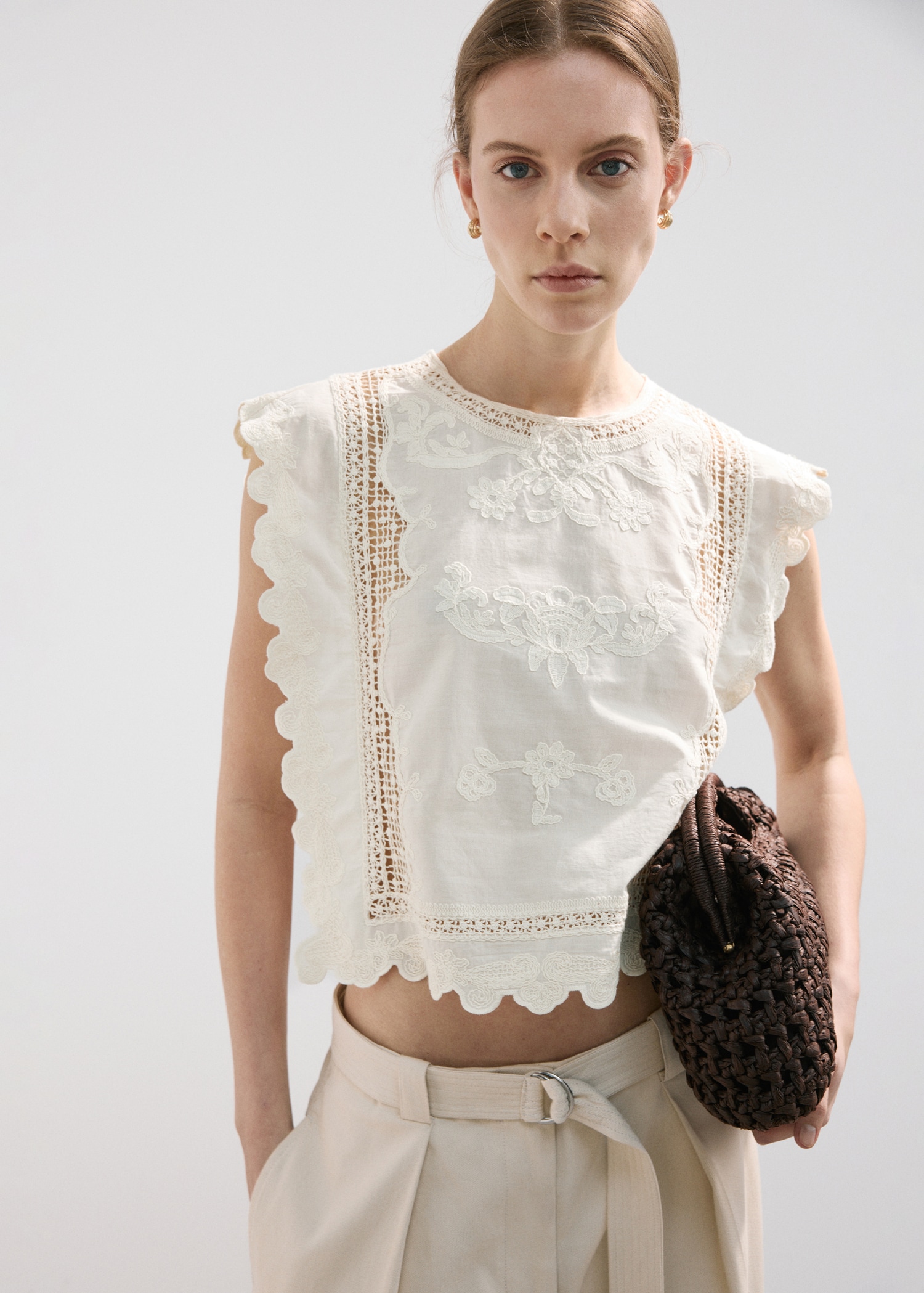 Top en coton avec détails brodés - Plan moyen