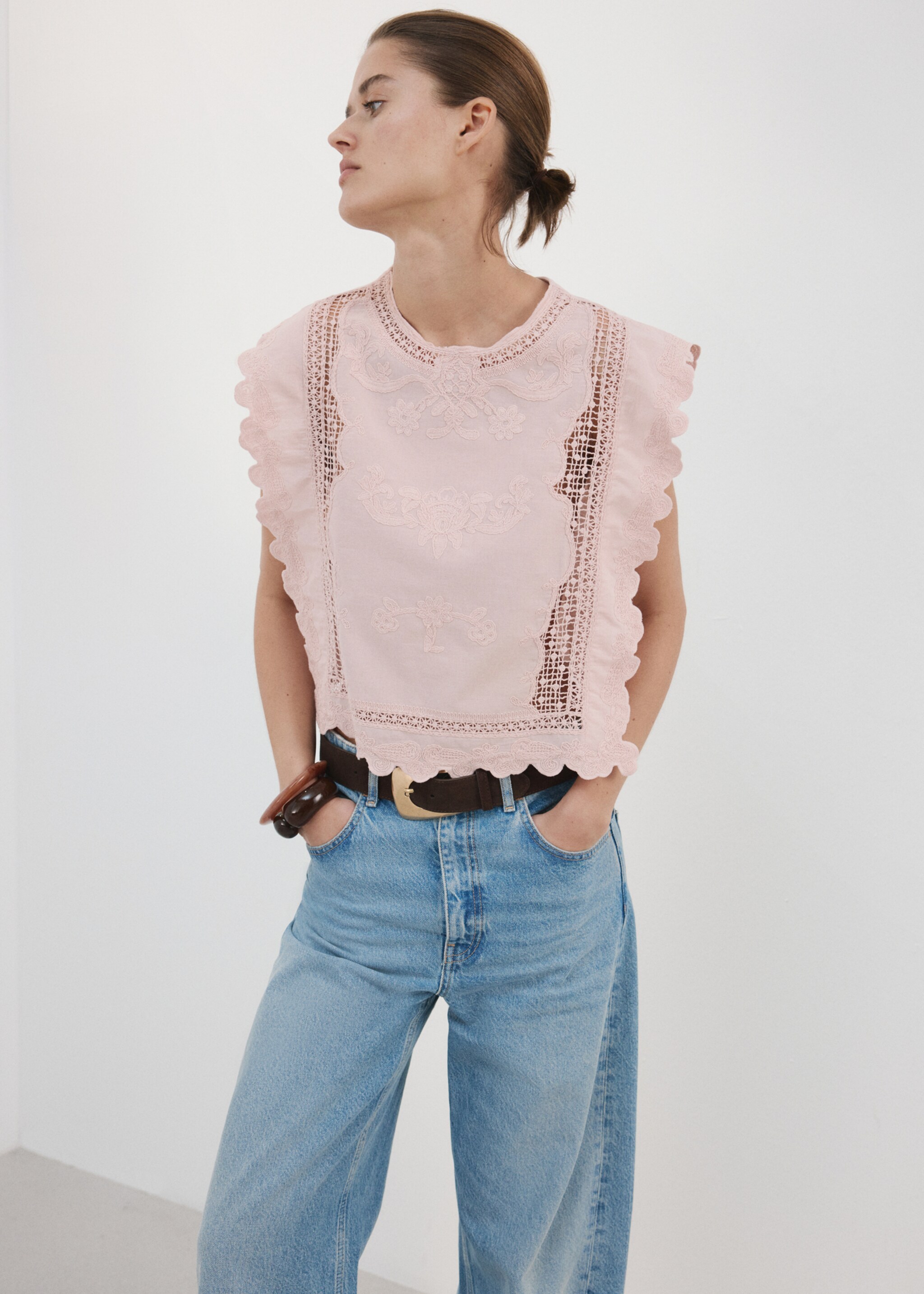 Cotton top with embroidered details - Medium plane, Pastel Pink. Ref: 27017158-00.