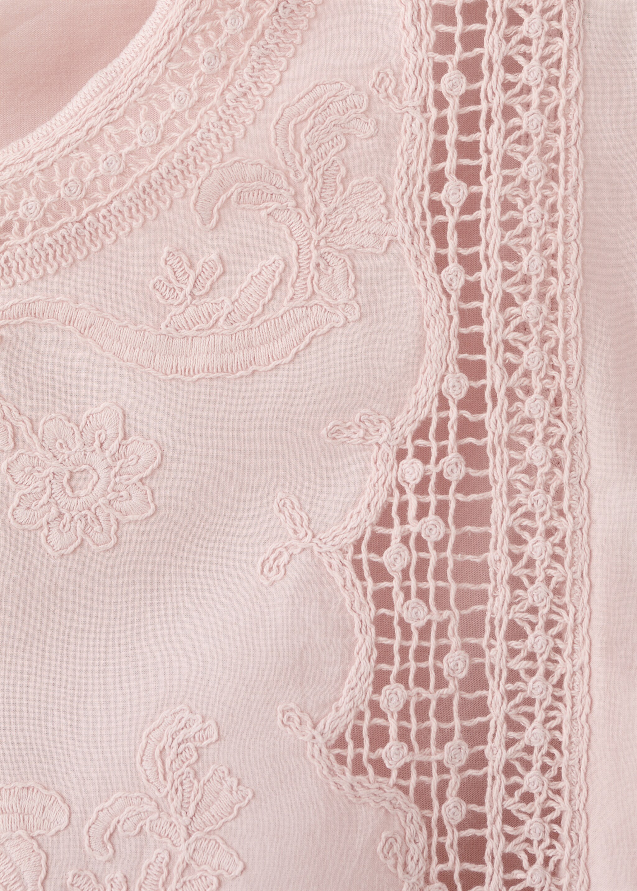 Cotton top with embroidered details - Details of the article 8, Pastel Pink. Ref: 27017158-00.