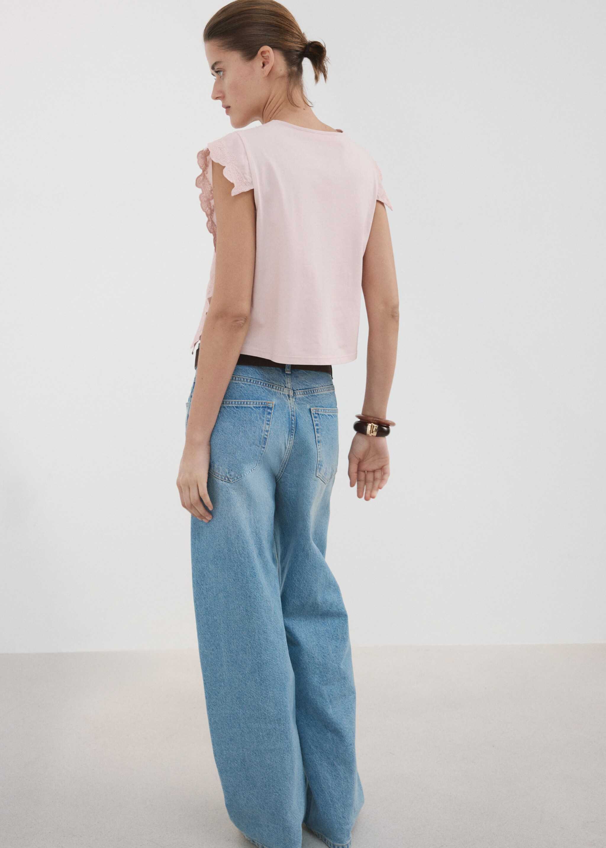 Cotton top with embroidered details - Reverse of the article, Pastel Pink. Ref: 27017158-00.