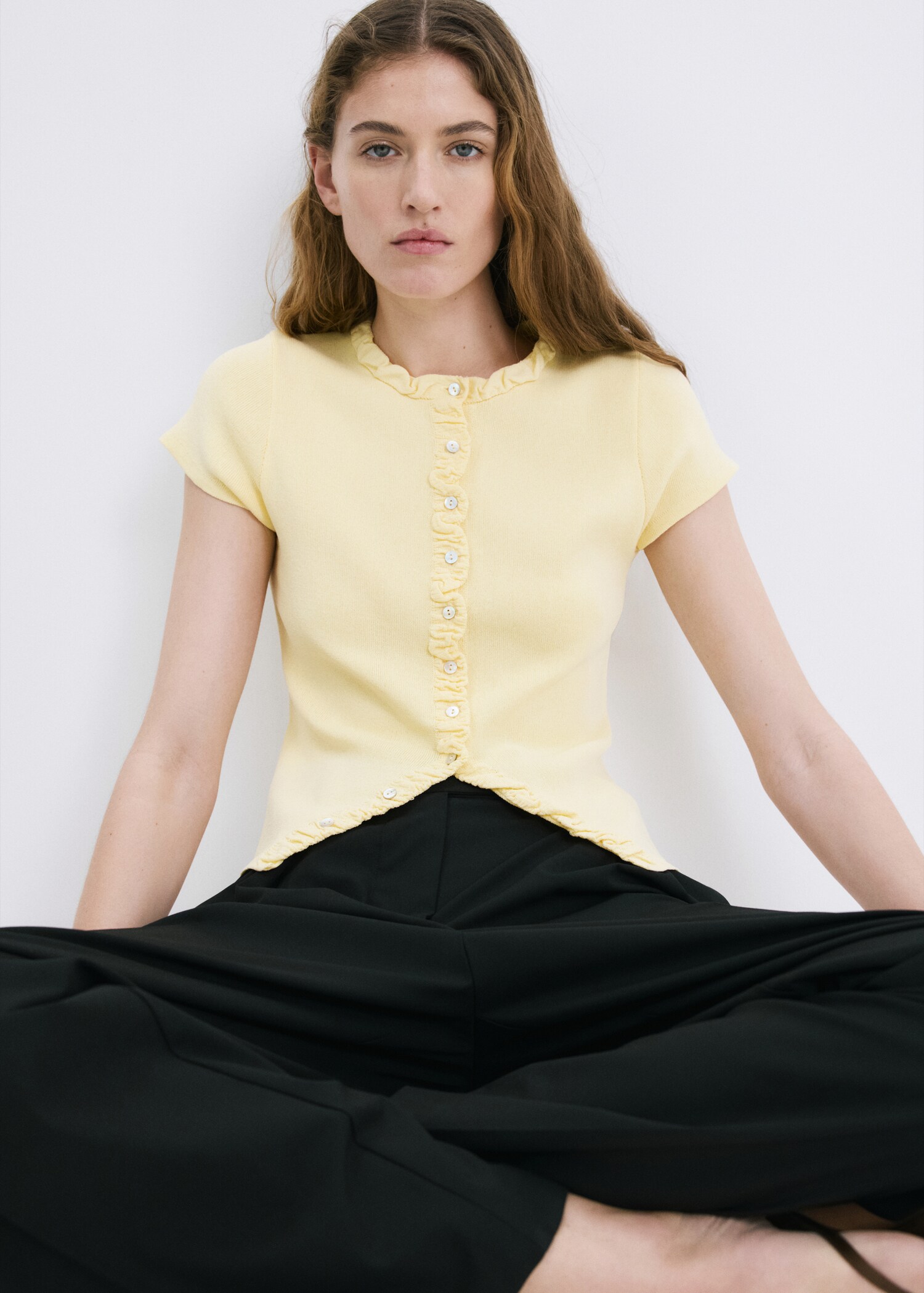 Fine knit sweater with buttons - Details of the article 2