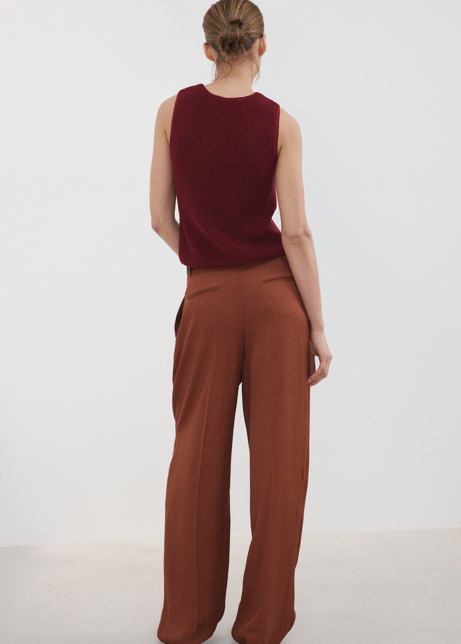 توب محبوك متقاطع - الجهة الخلفية للمنتج