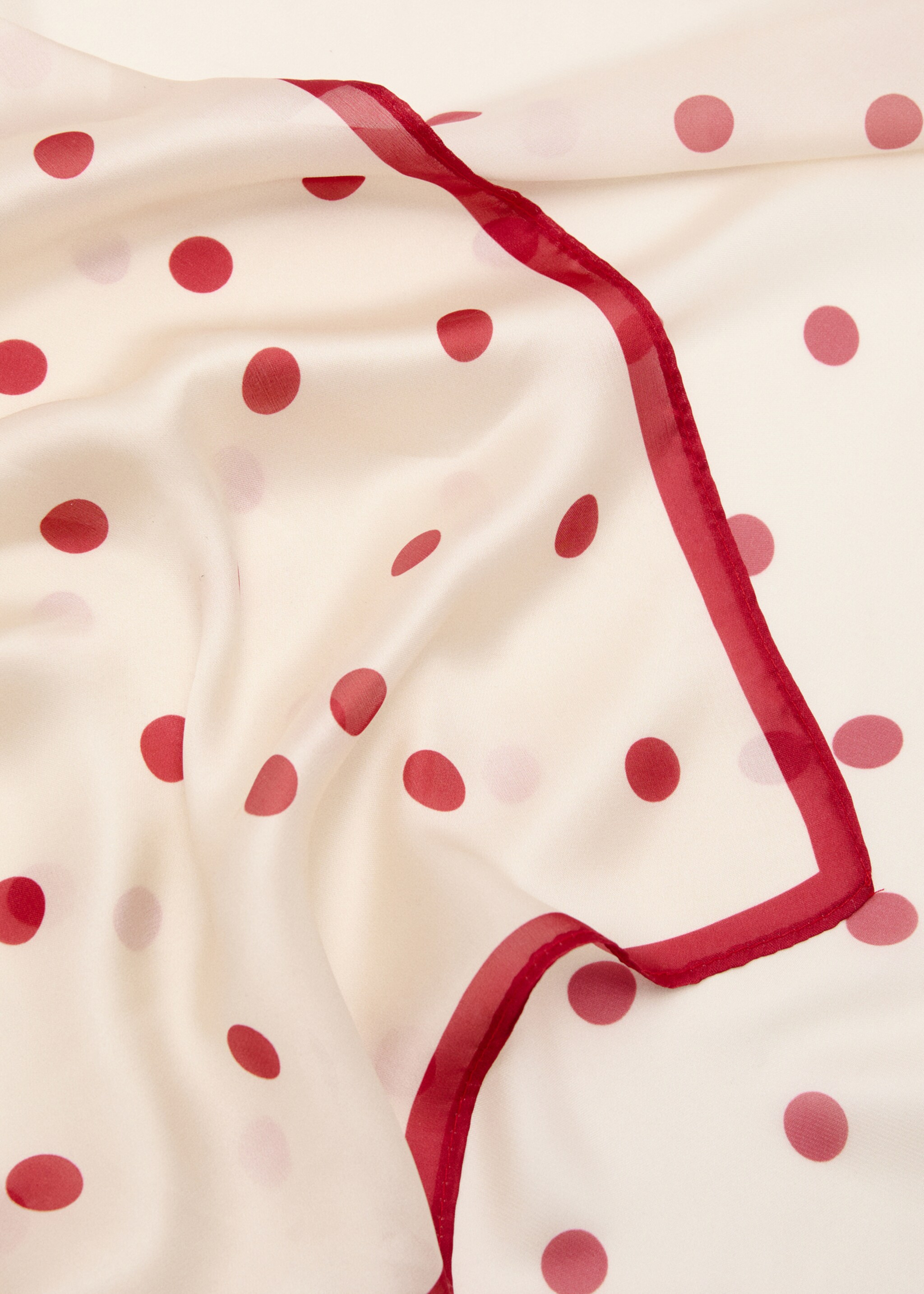 Satin check-print scarf - Details of the article 1, Red. Ref: 27017787-00.