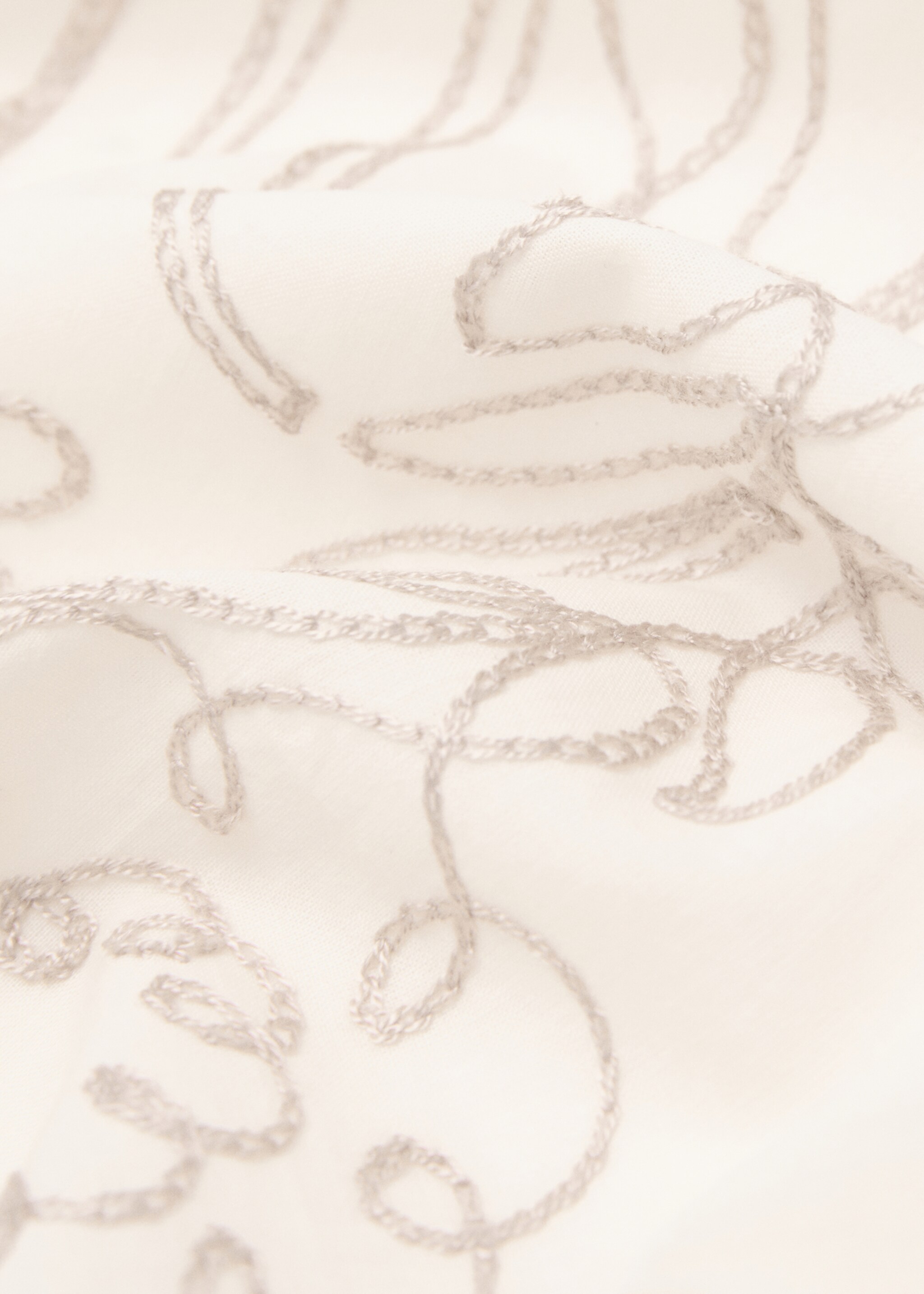 Pañuelo estampado floral - Plano medio, Crudo. Ref: 27017791-00.