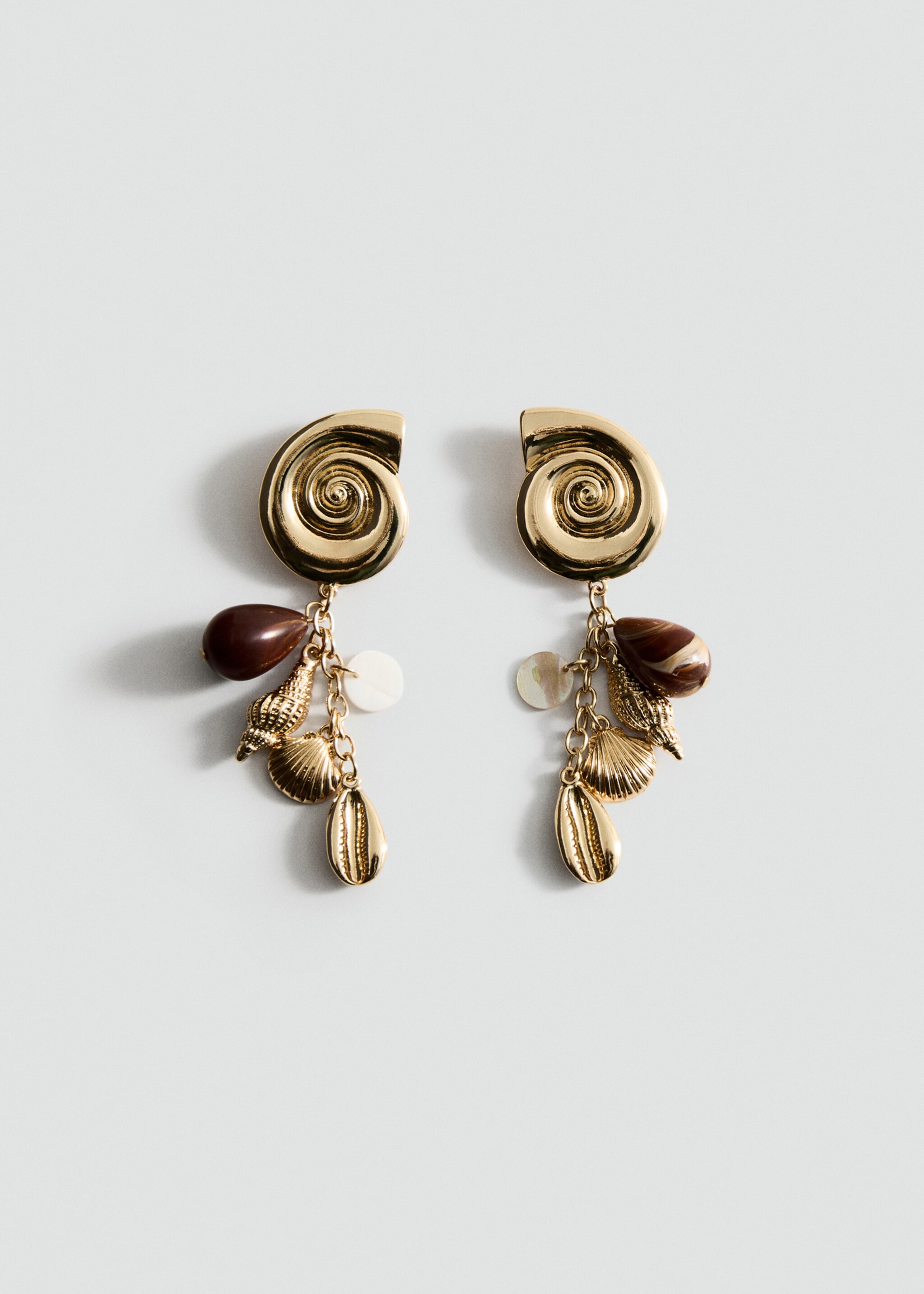 أقراط على شكل أصداف - منتج دون نموذج, ذهبي. Ref: 27017797-00.