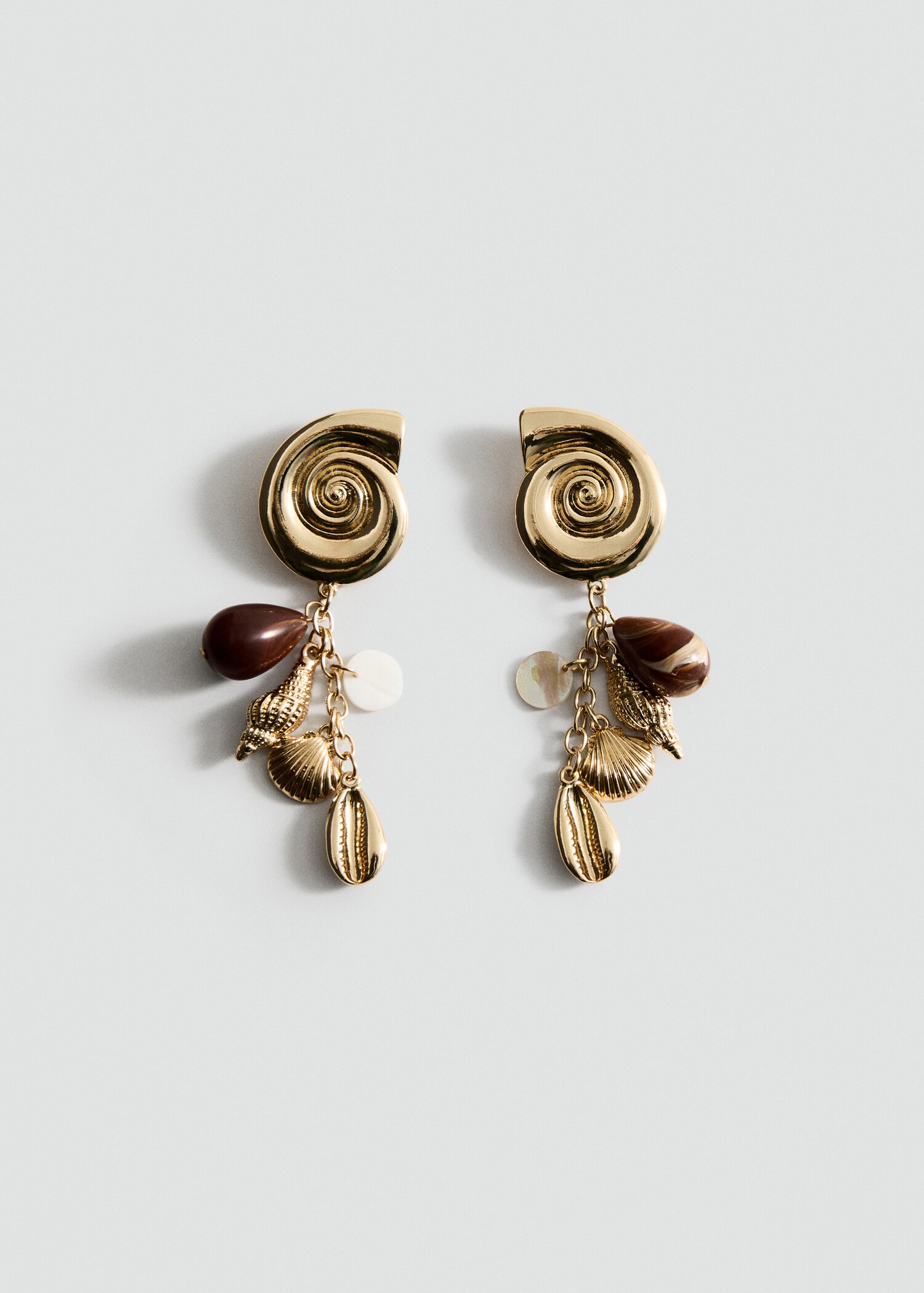 أقراط على شكل أصداف - منتج دون نموذج