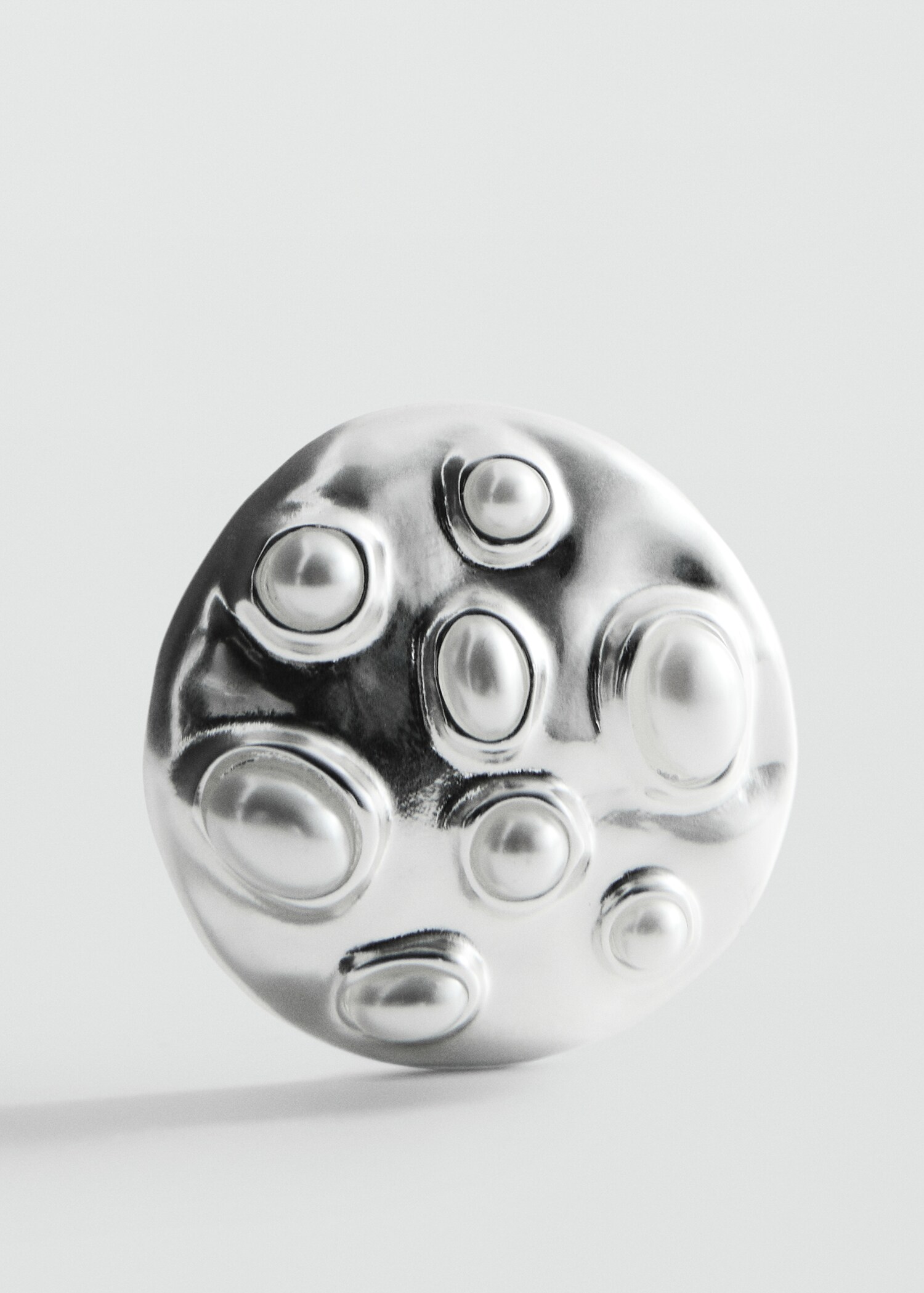 أقراط بتفاصيل لؤلؤية - تفاصيل المنتج 1