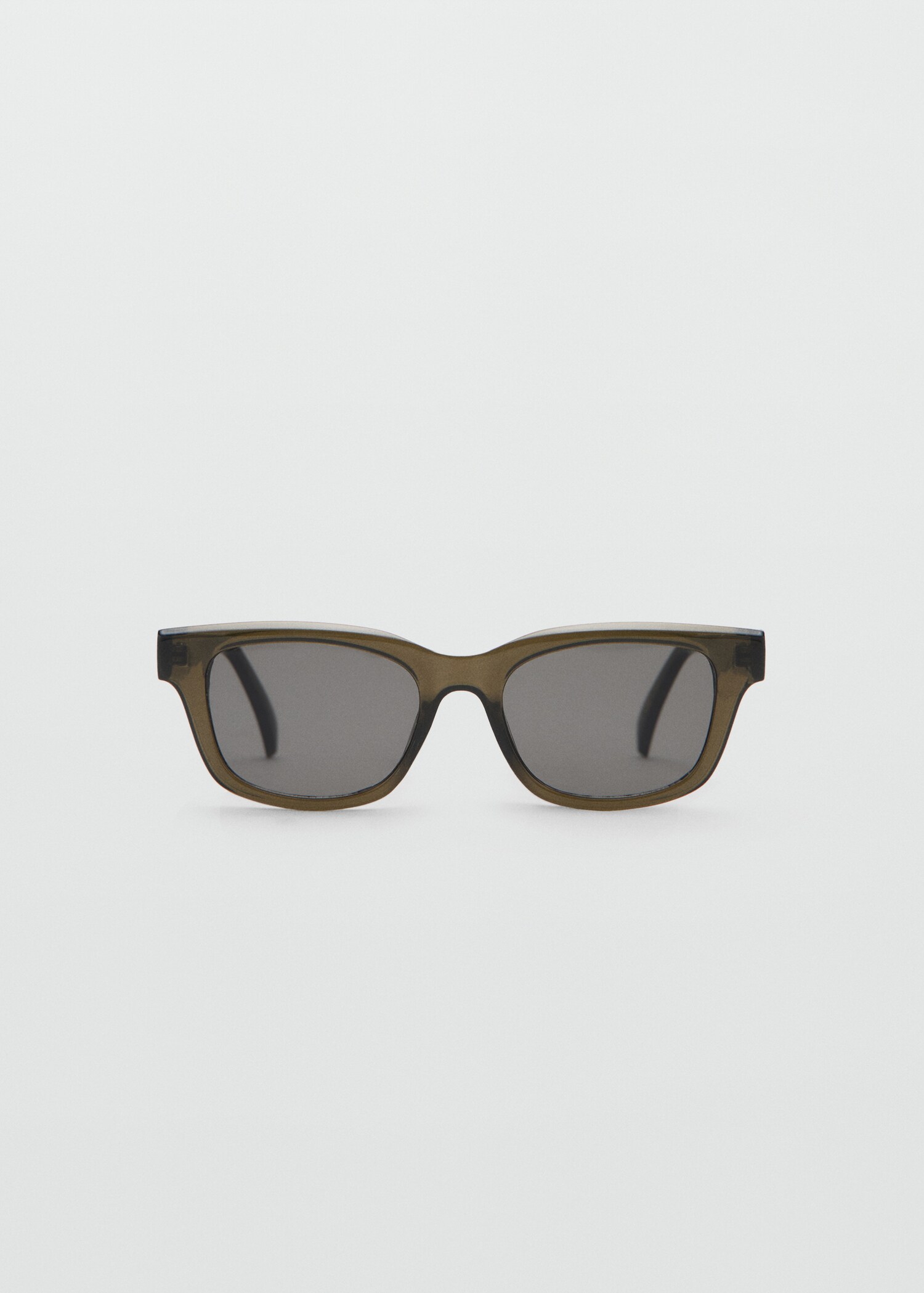 Солнцезащитные очки в пластиковой оправе - Изделие без модели